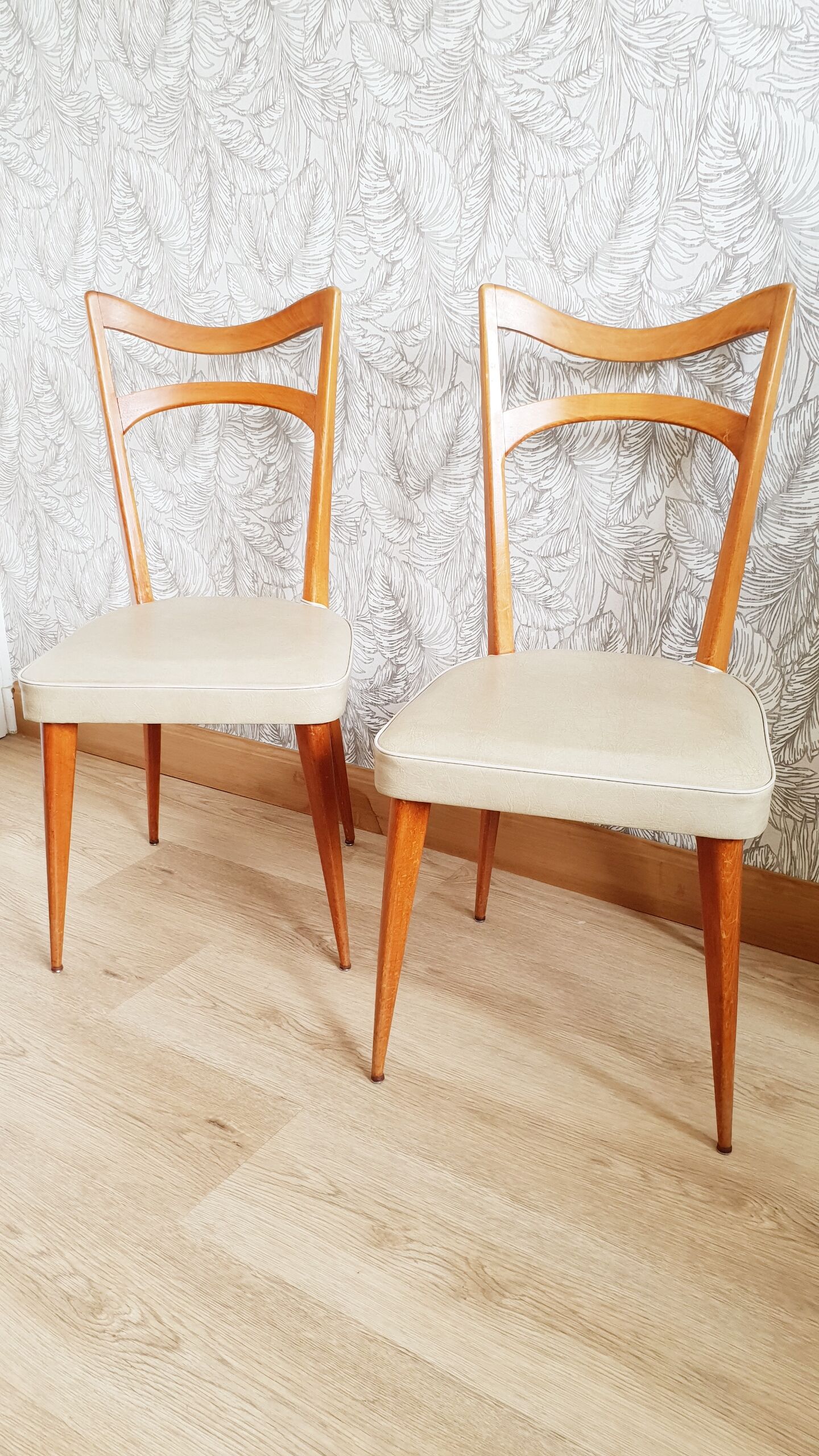 Set of 5 vintage chairs in skai