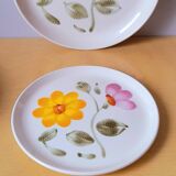 Assiettes à dessert fleuries ,Sarreguemines 1960.