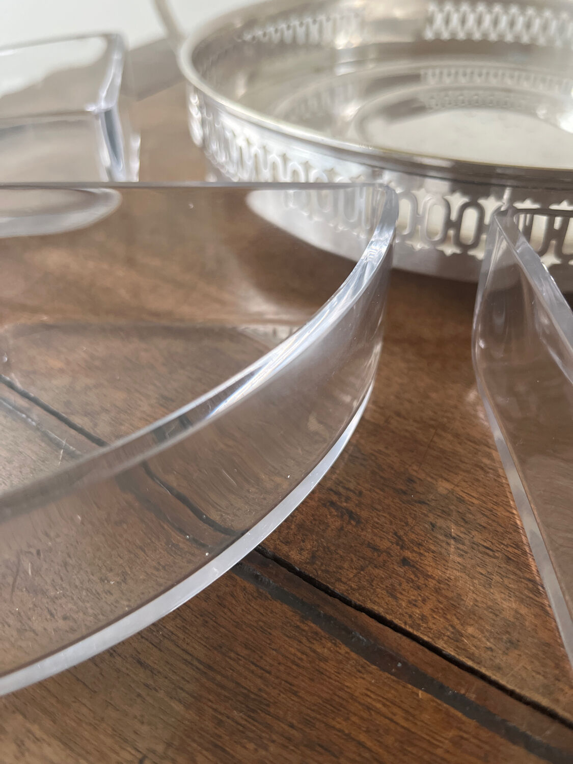 Serving tray with glass raviers