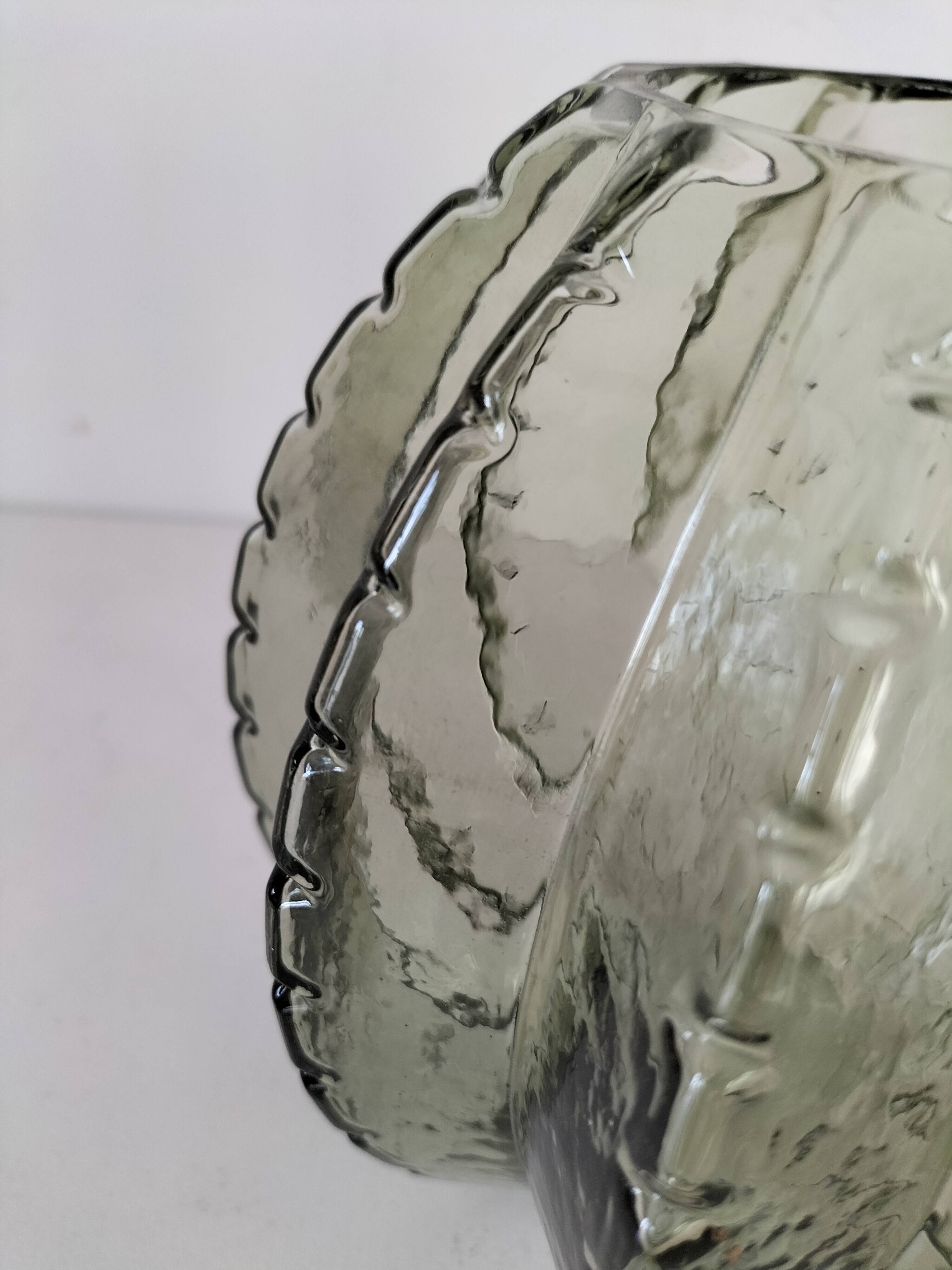 Cactus-look ball vase