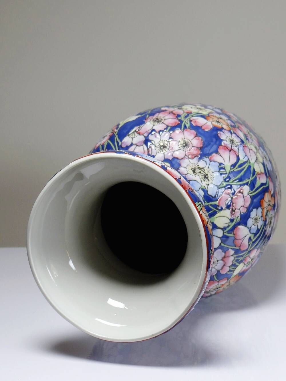 Chinese vase fine porcelain handcrafted enamel "1000 cherry blossoms" vintage