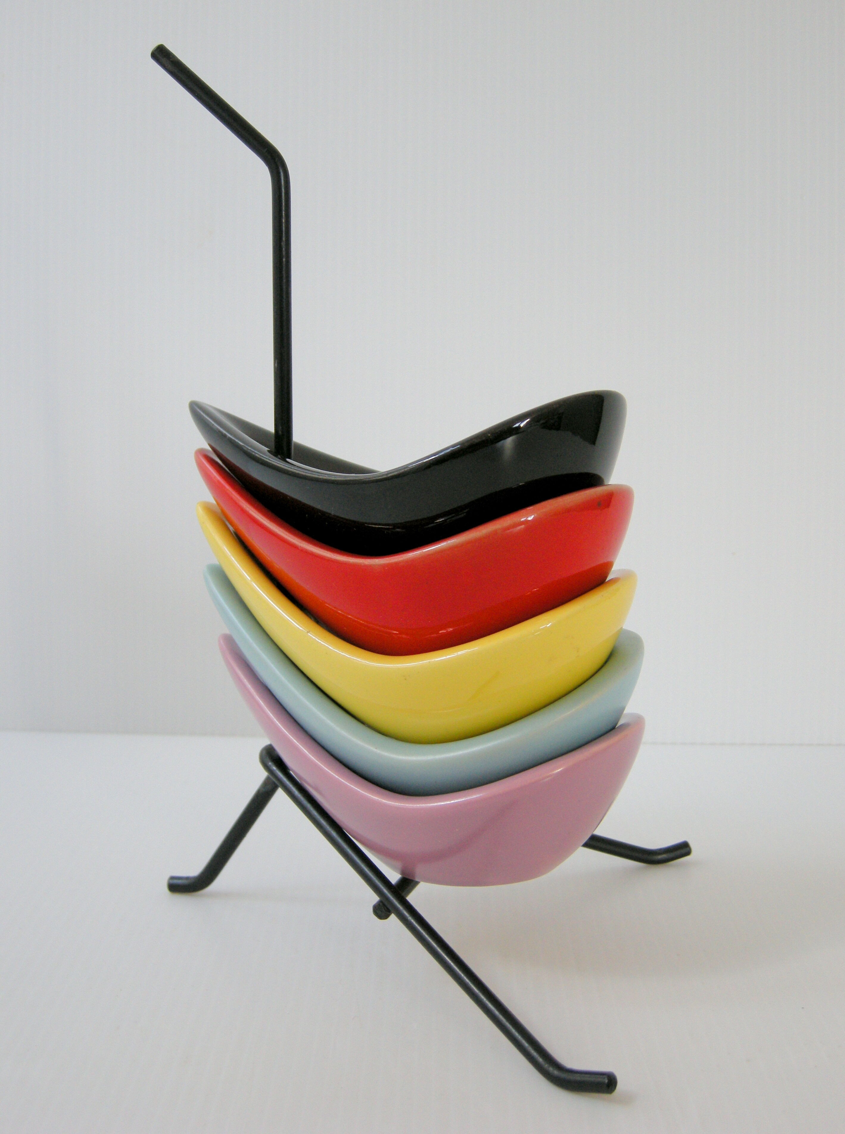 Vintage ashtray 1950 ceramic tripod