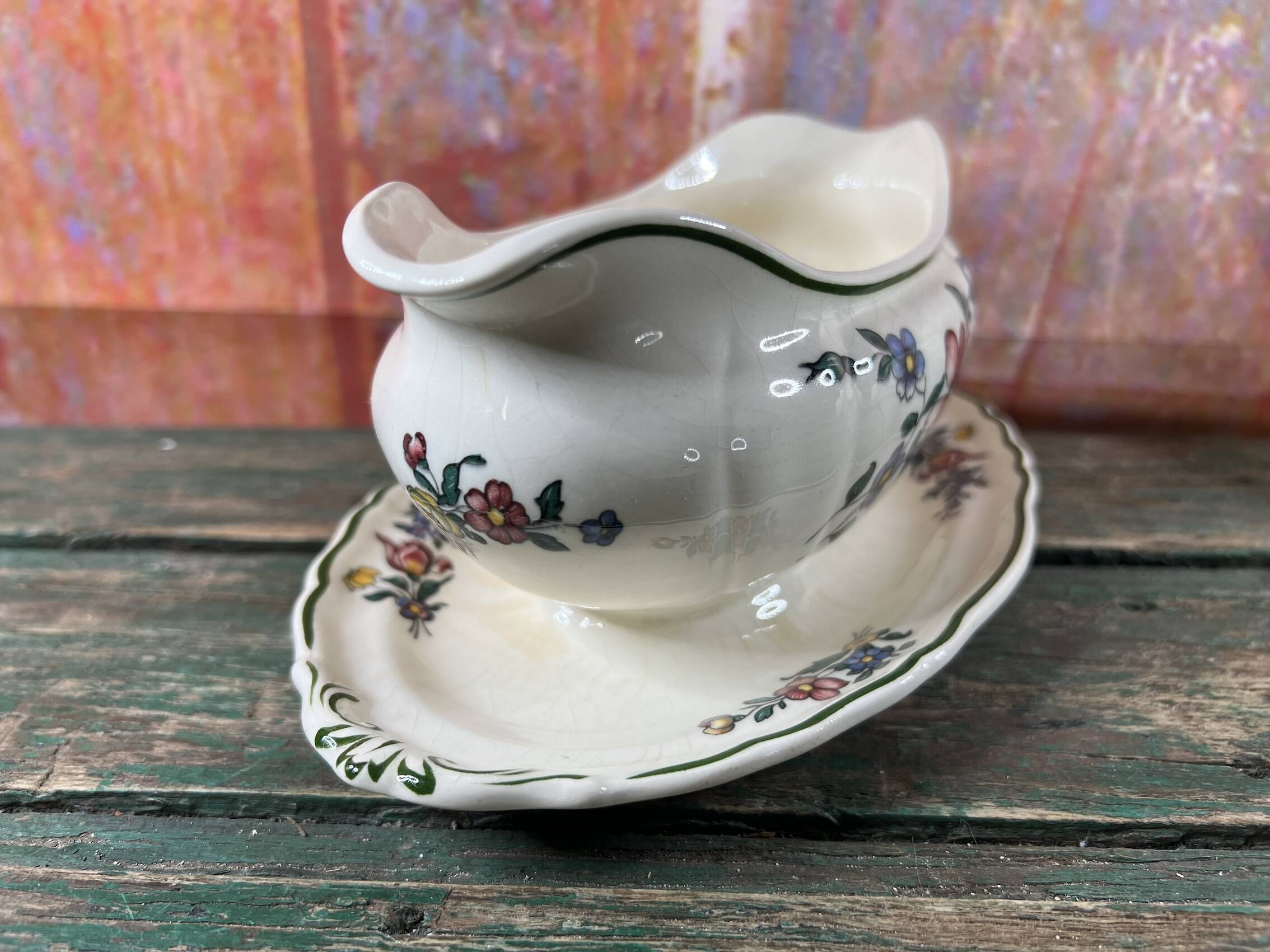 Villeroy Boch sauce boat with its frame