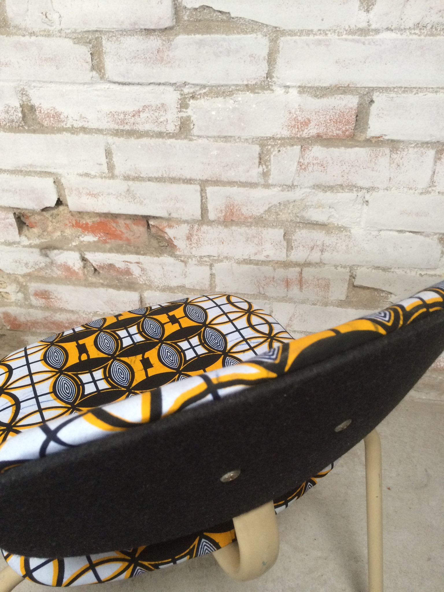 Vintage ethnic strafor tubular chair revisited with wax