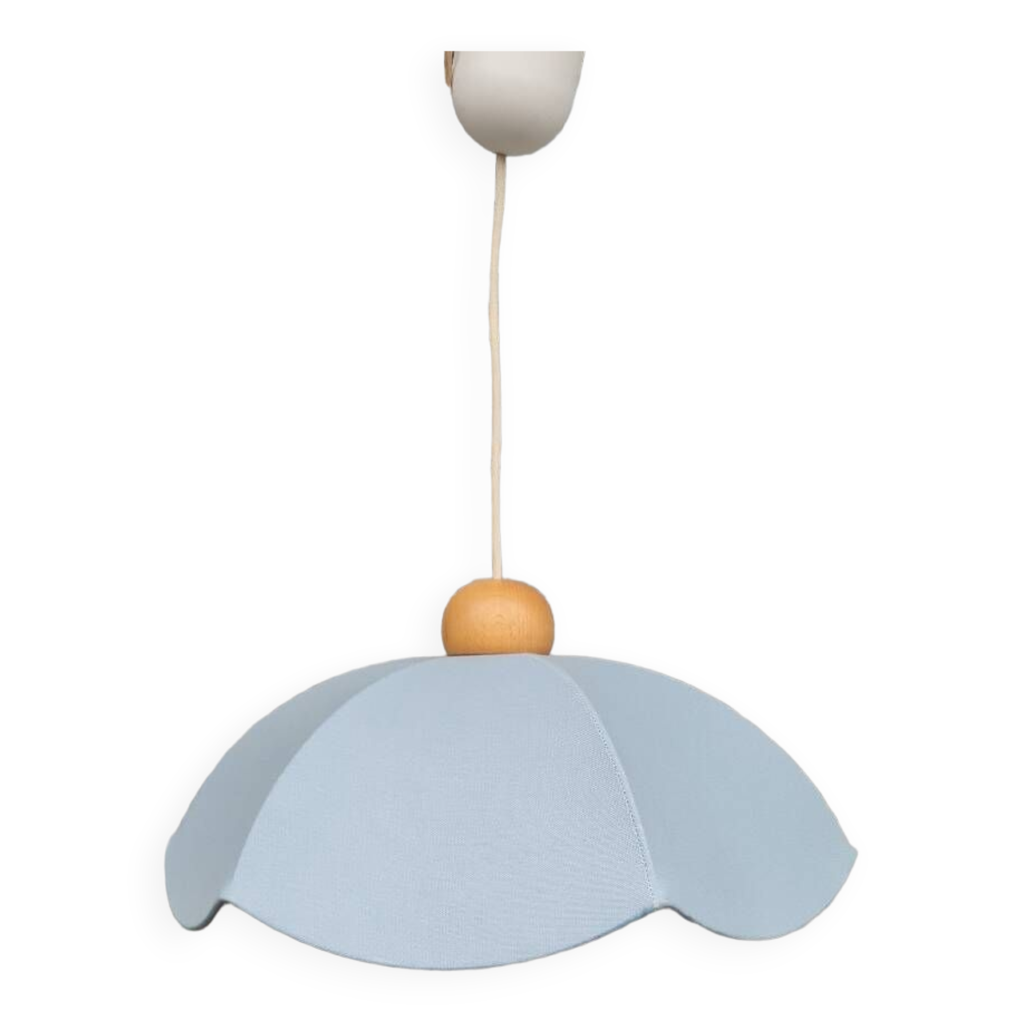 Flower hangings in cotton and wood