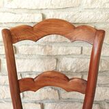 Chaise en bois ancienne