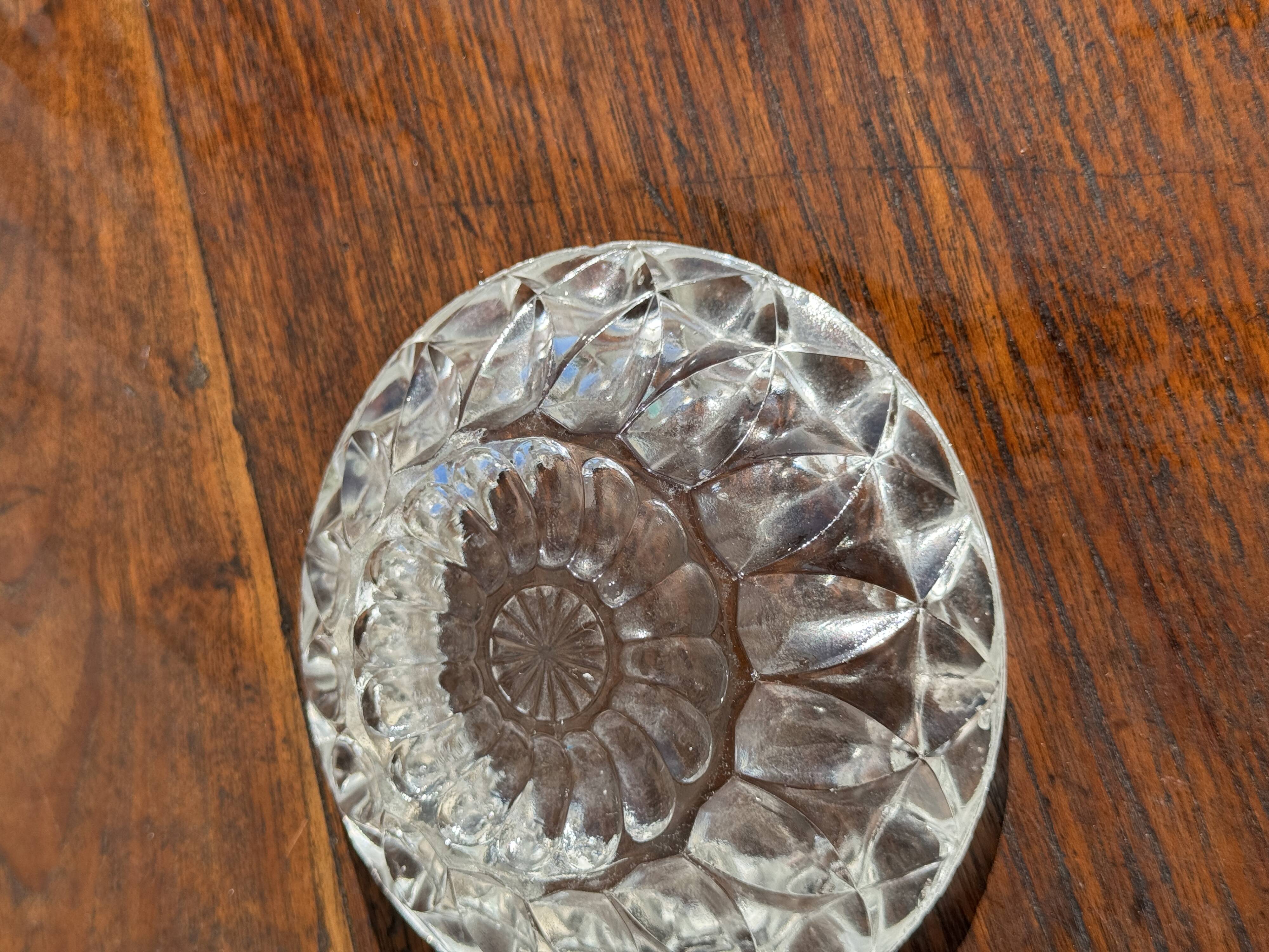 Cendrier en verre classique rosace D13