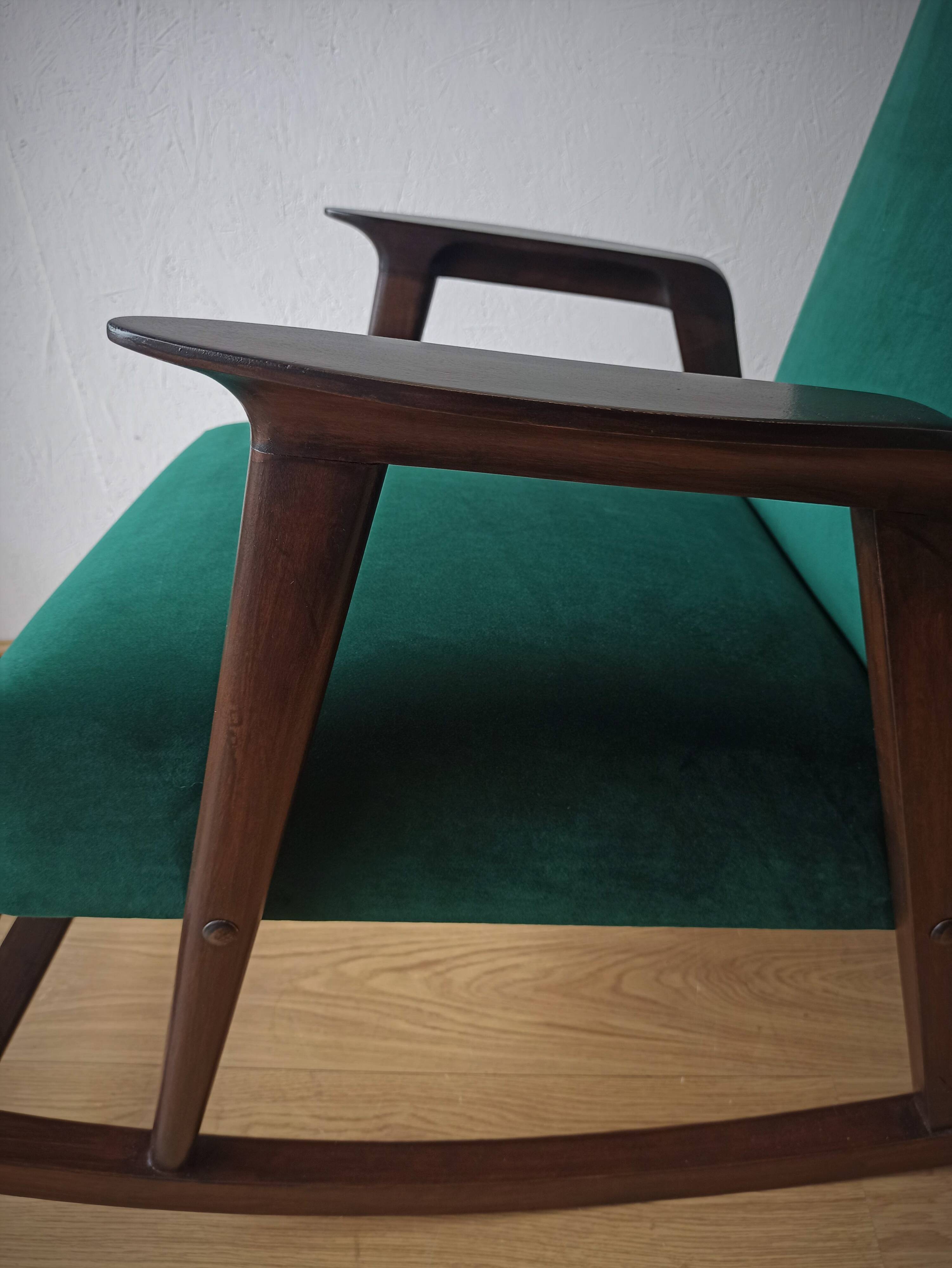 Fauteuil à bascule vintage des années 50.