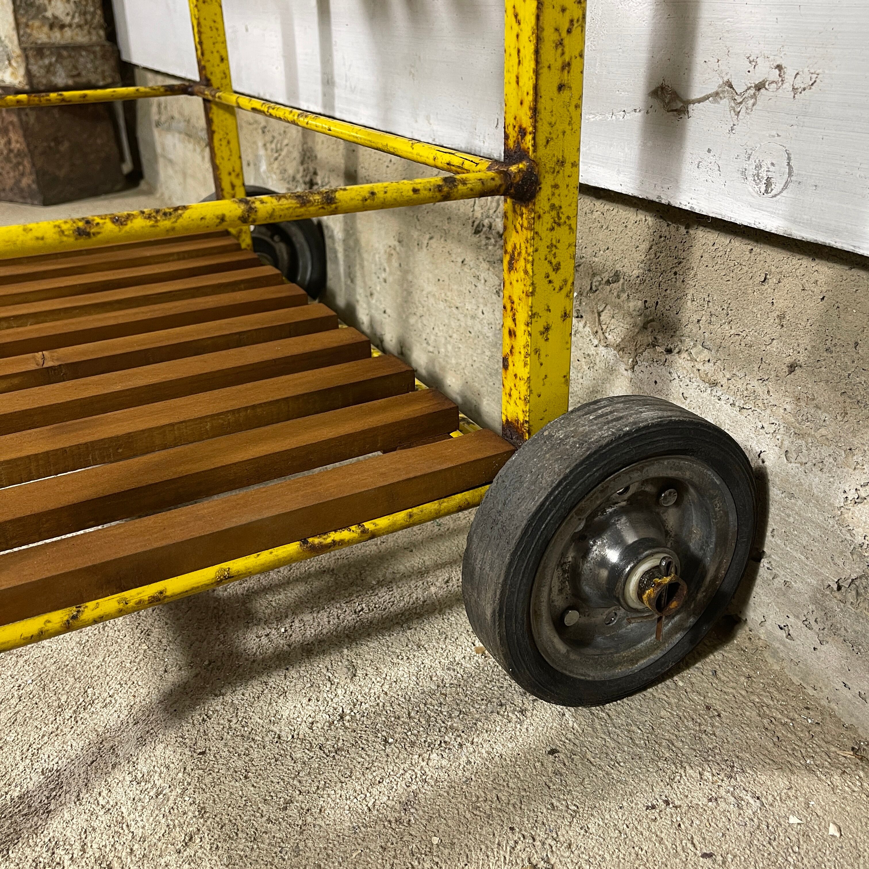 Dinin battery display