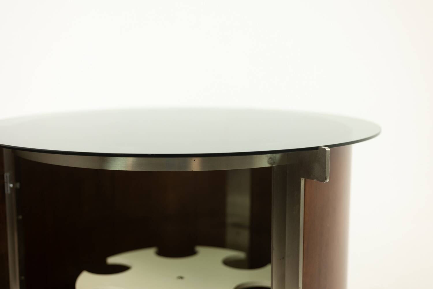 Eugenio Gerli, for Tecno. Round coffee table with integrated bar. Circa 1960.