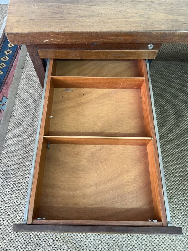 Bureau en bois ancien