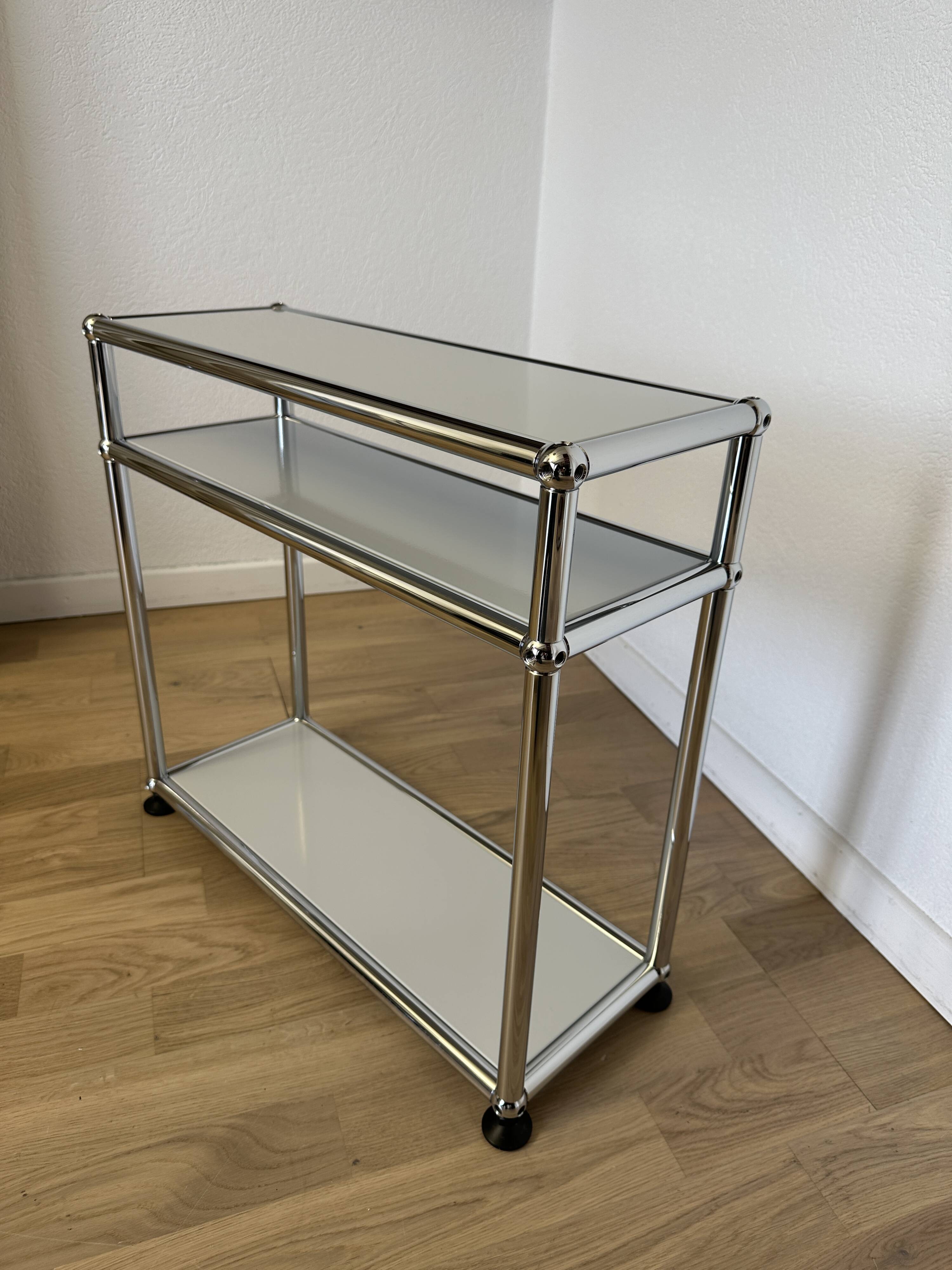 USM Haller side table in light grey