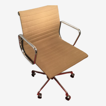 Vitra office armchair model EA 117