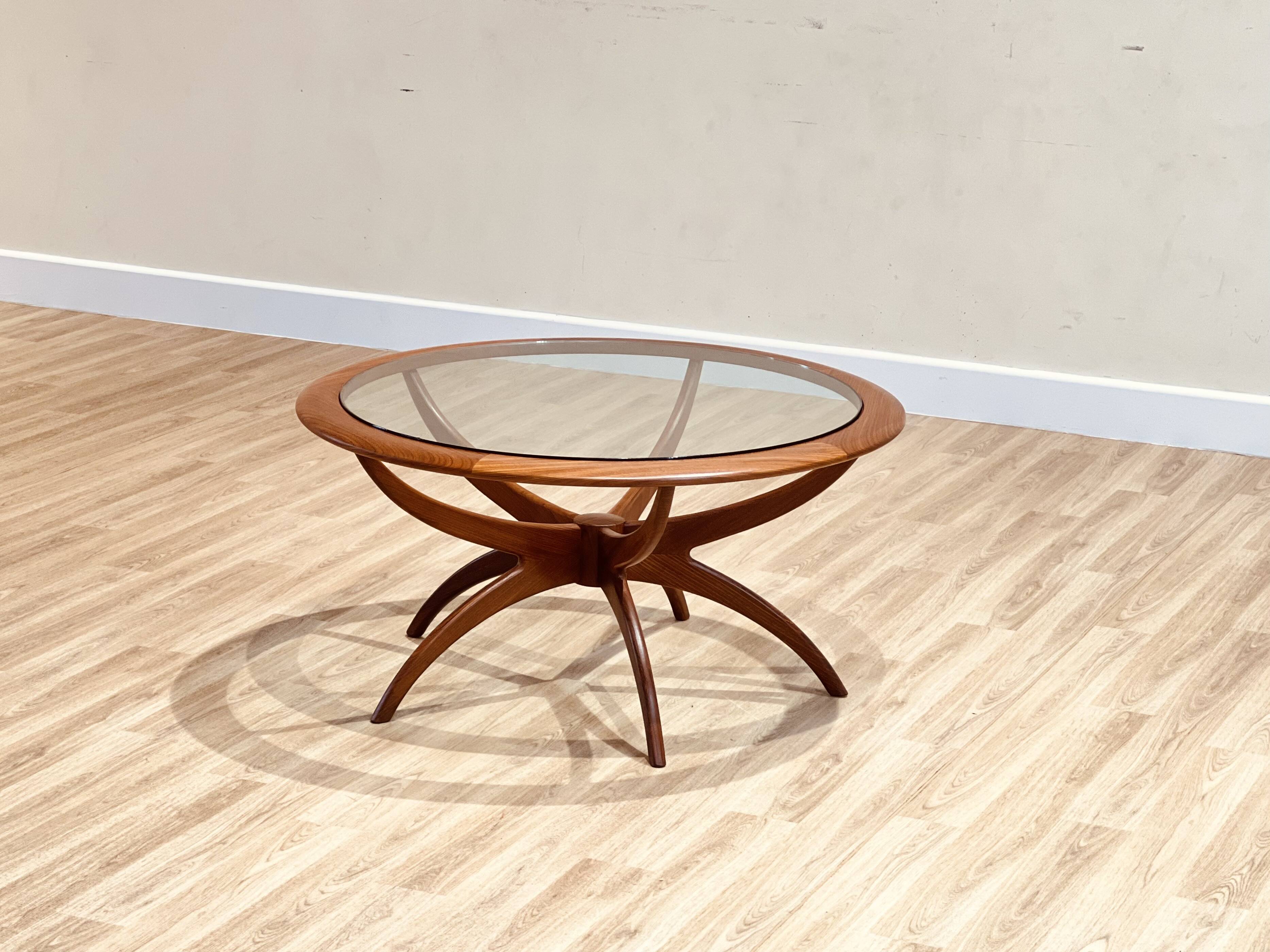 Table basse ronde Spider de G Plan, années 1960