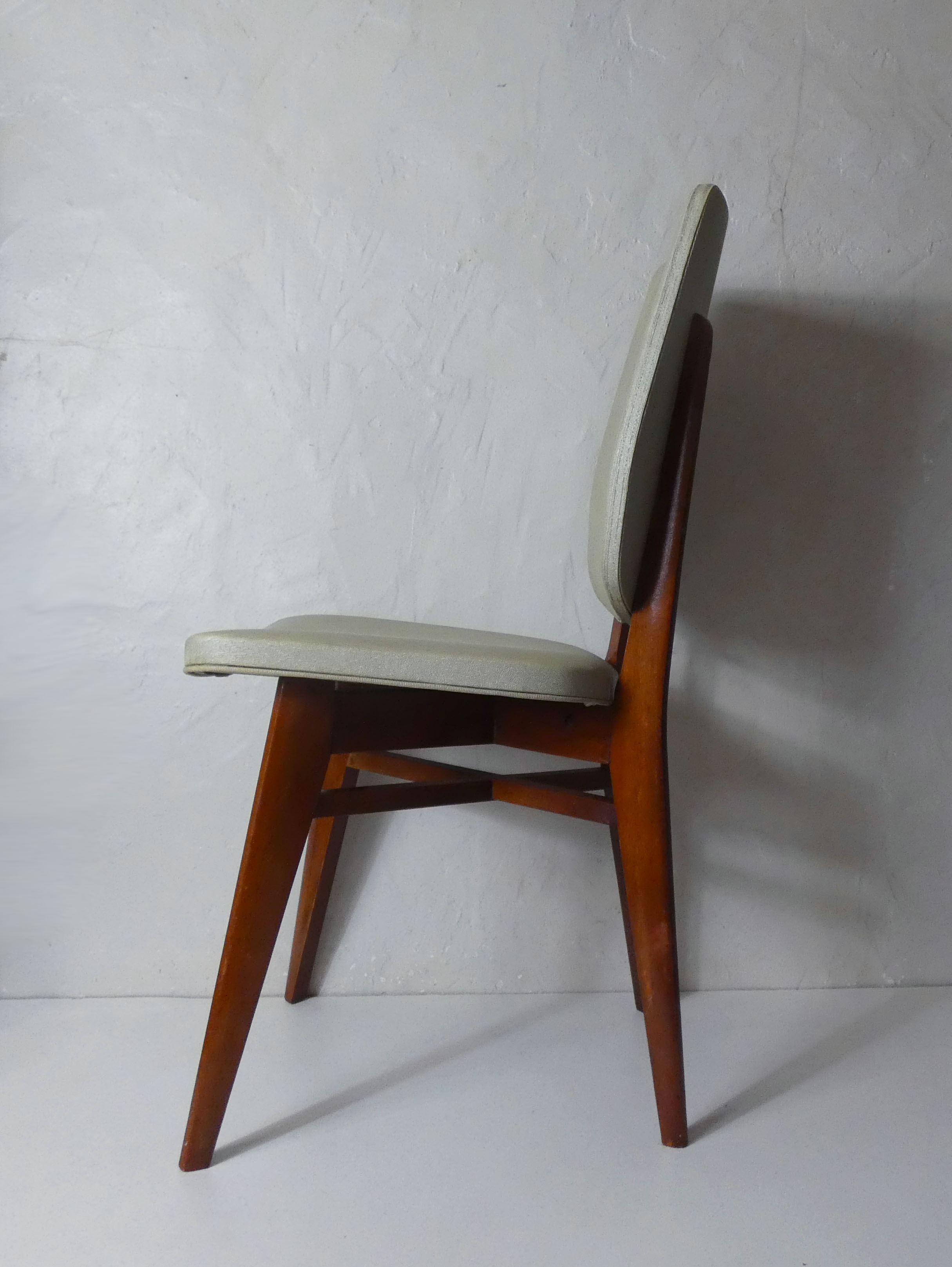 Vintage office chair with compass legs