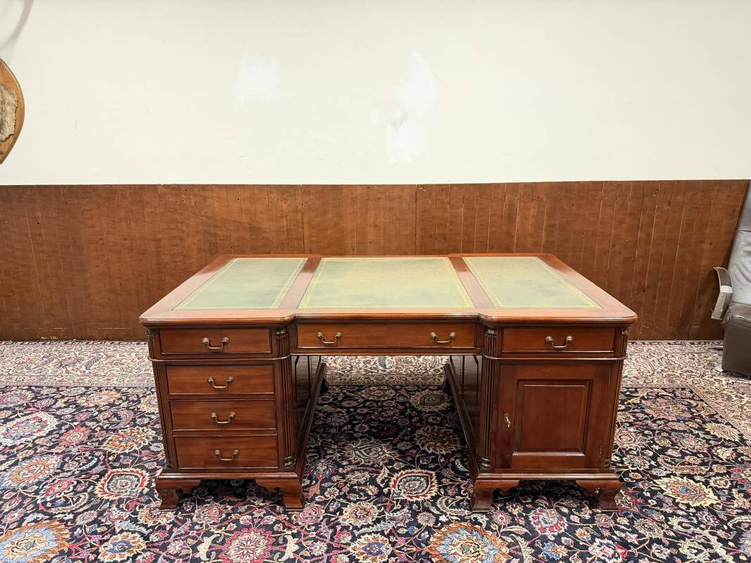 Classic English Mahogany Desk Partnerdesk