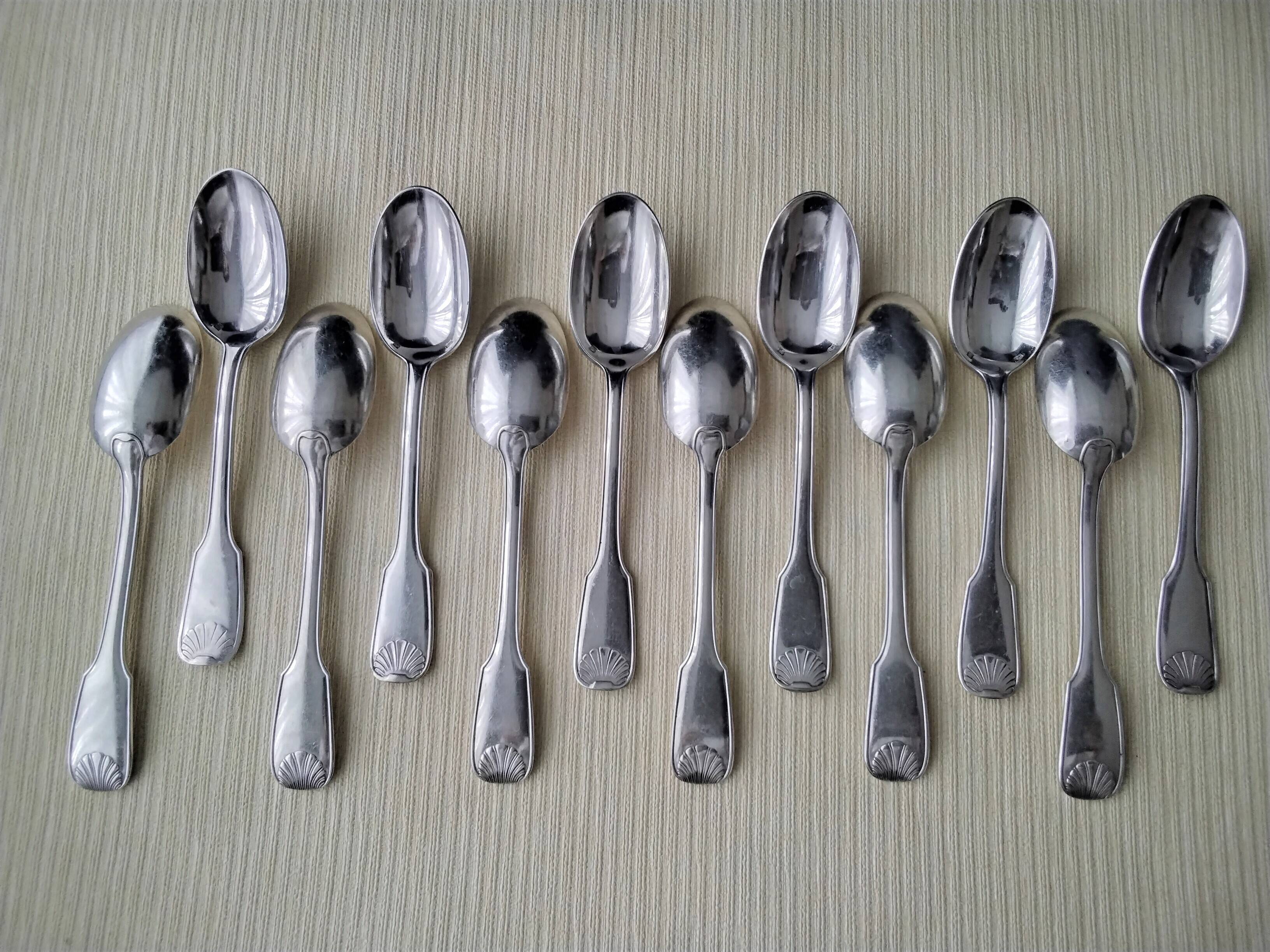 Box of 12 silver-plated teaspoons Shell model