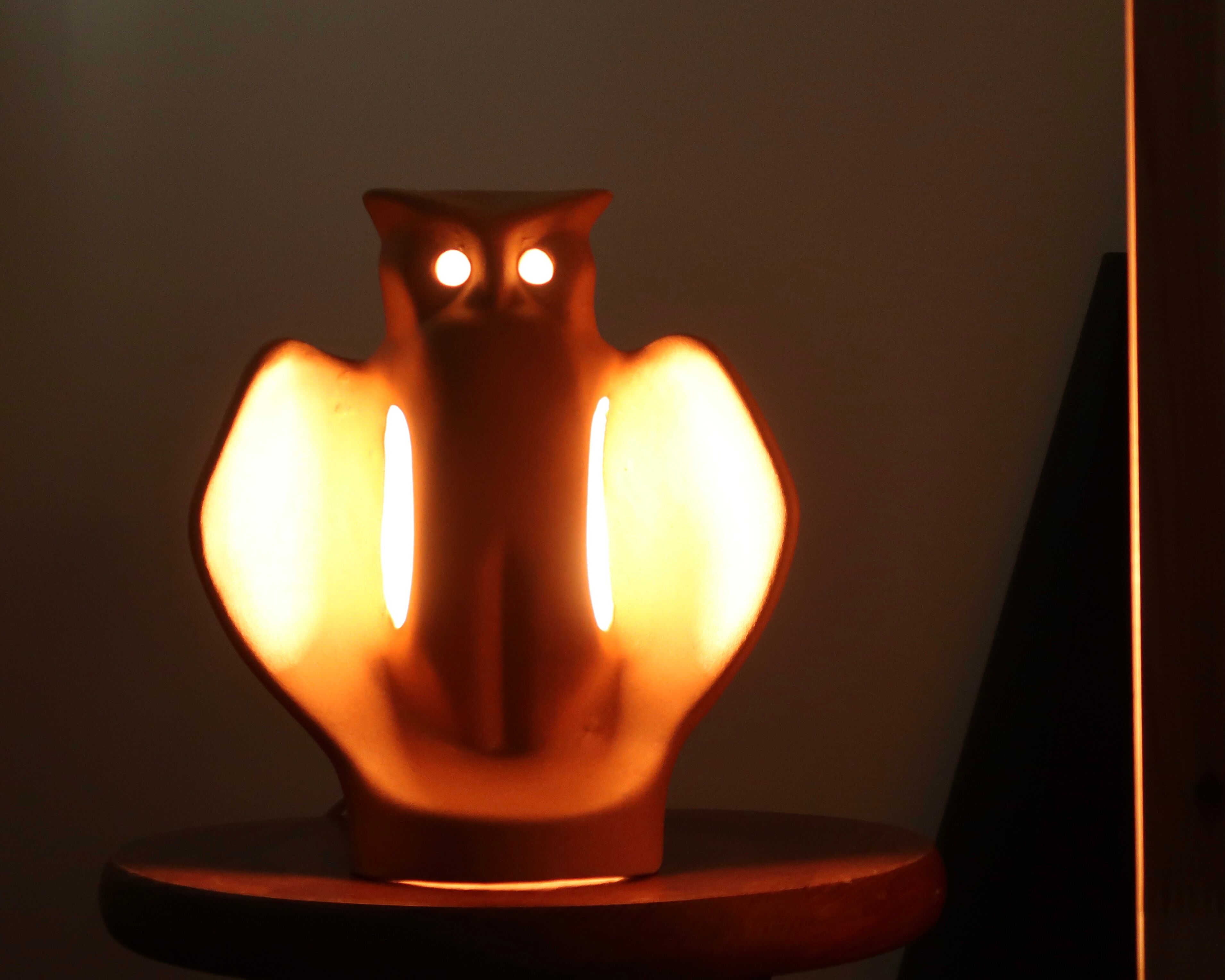 Owl lamp in beige ceramic, 1970s