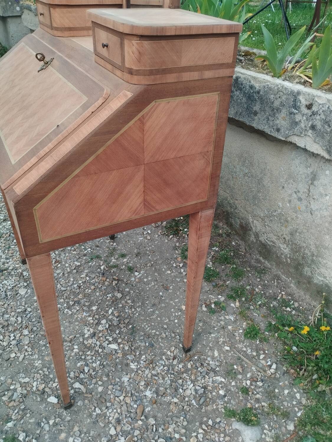 Antique secretary desk in marquetry, Louis XVI style.
