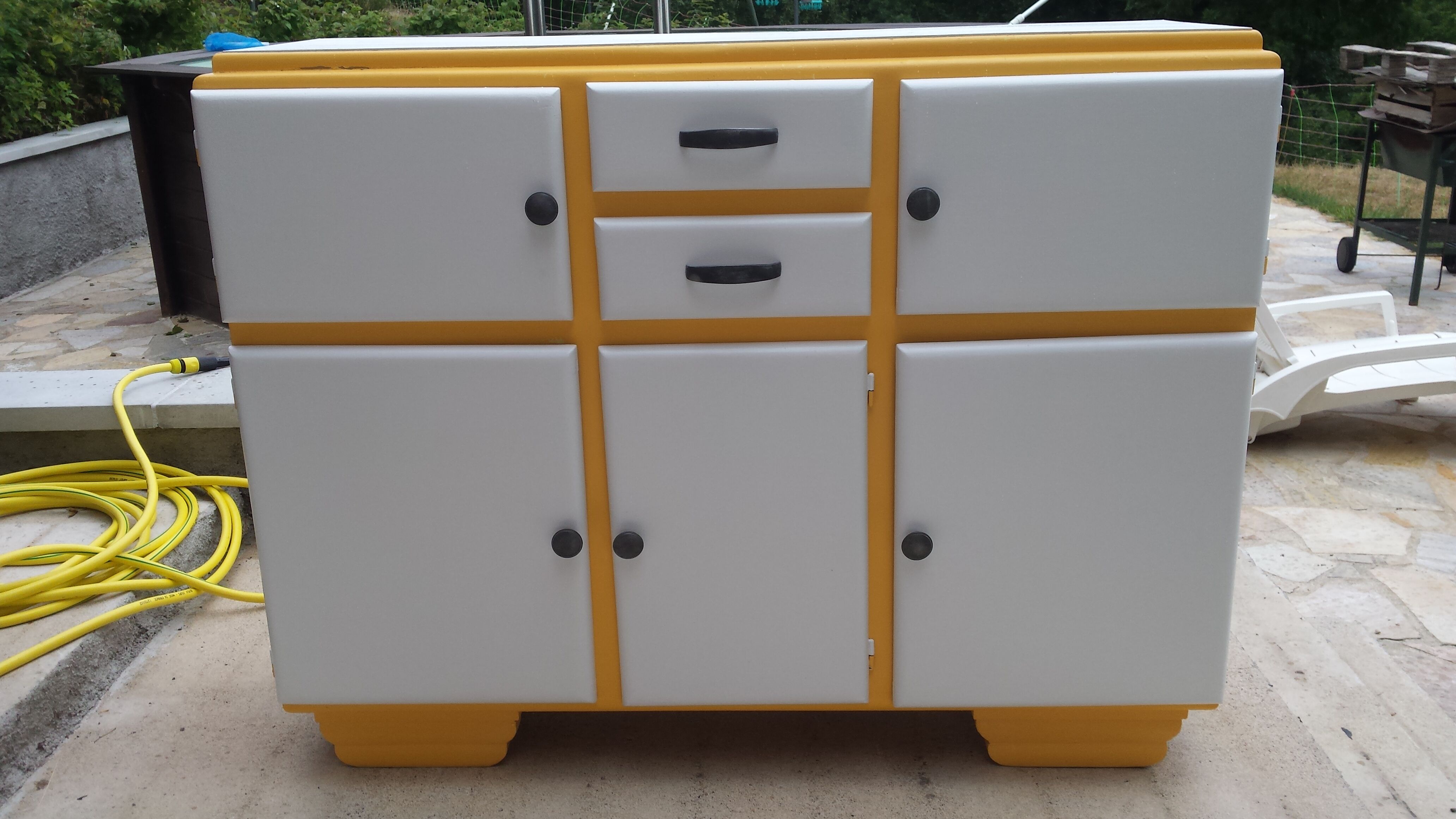 Buffet low yellow and white mado