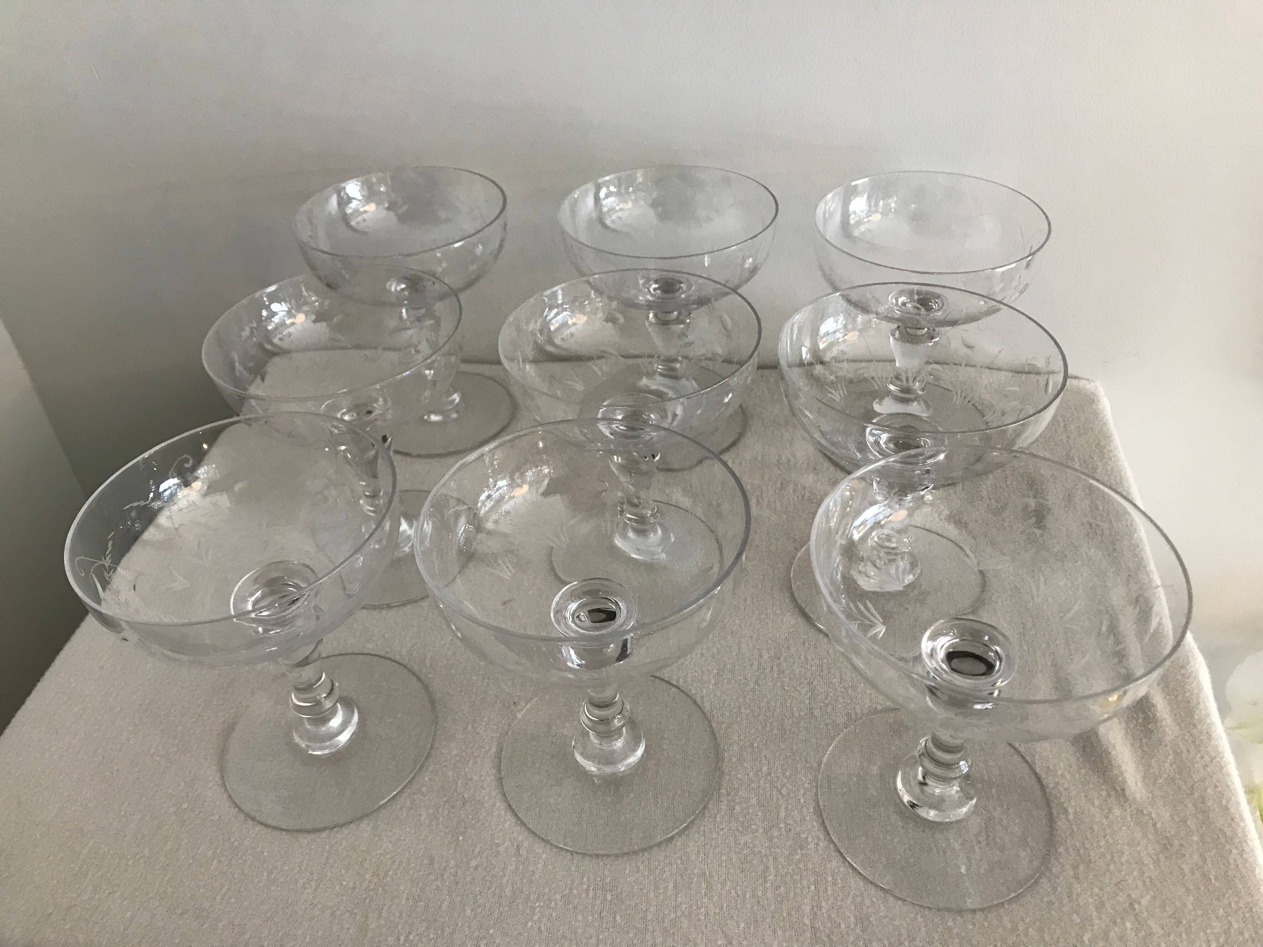 Lot of 9 champagne glasses in cut crystal engraved 1930