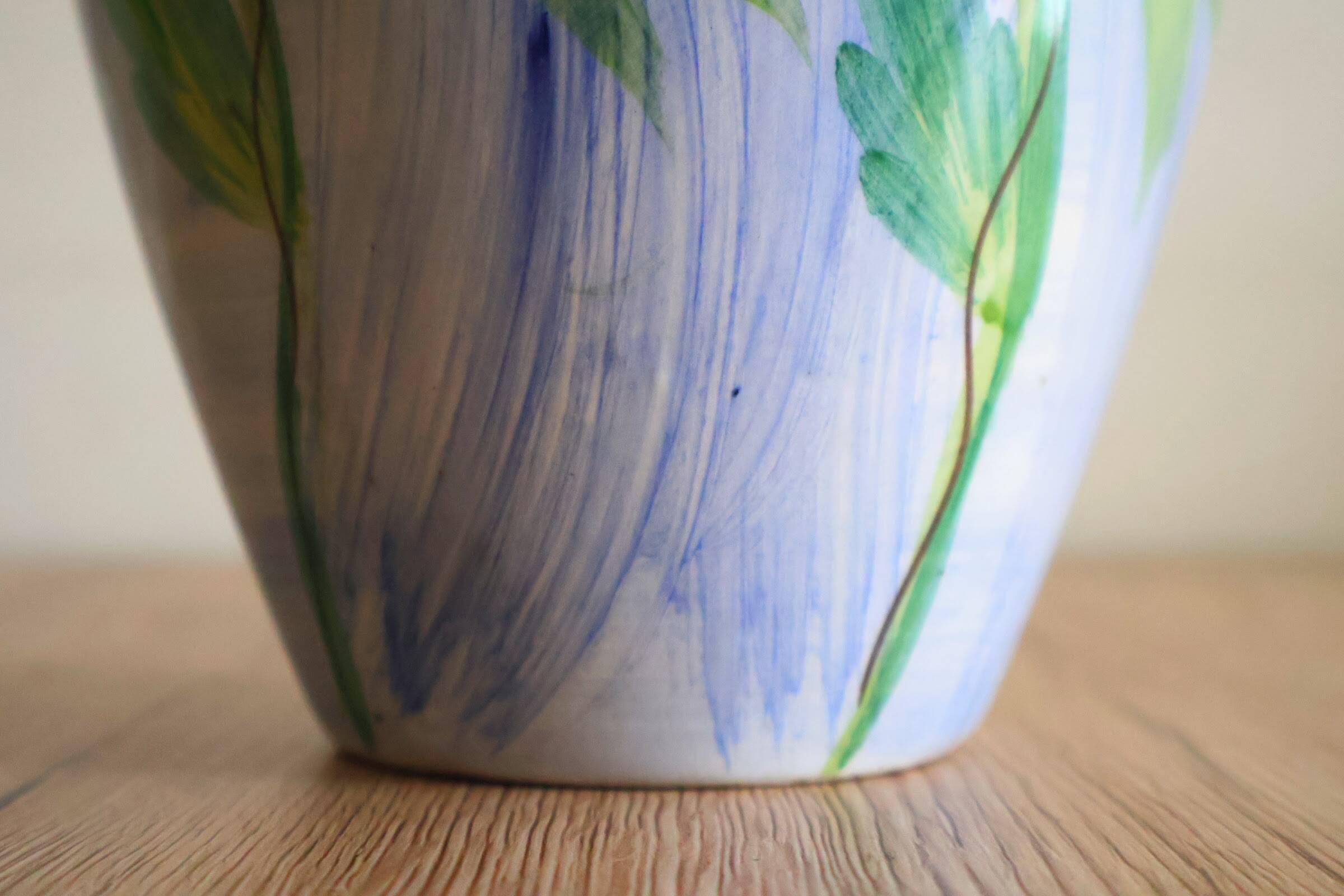 Vase à fleurs en céramique décor floral