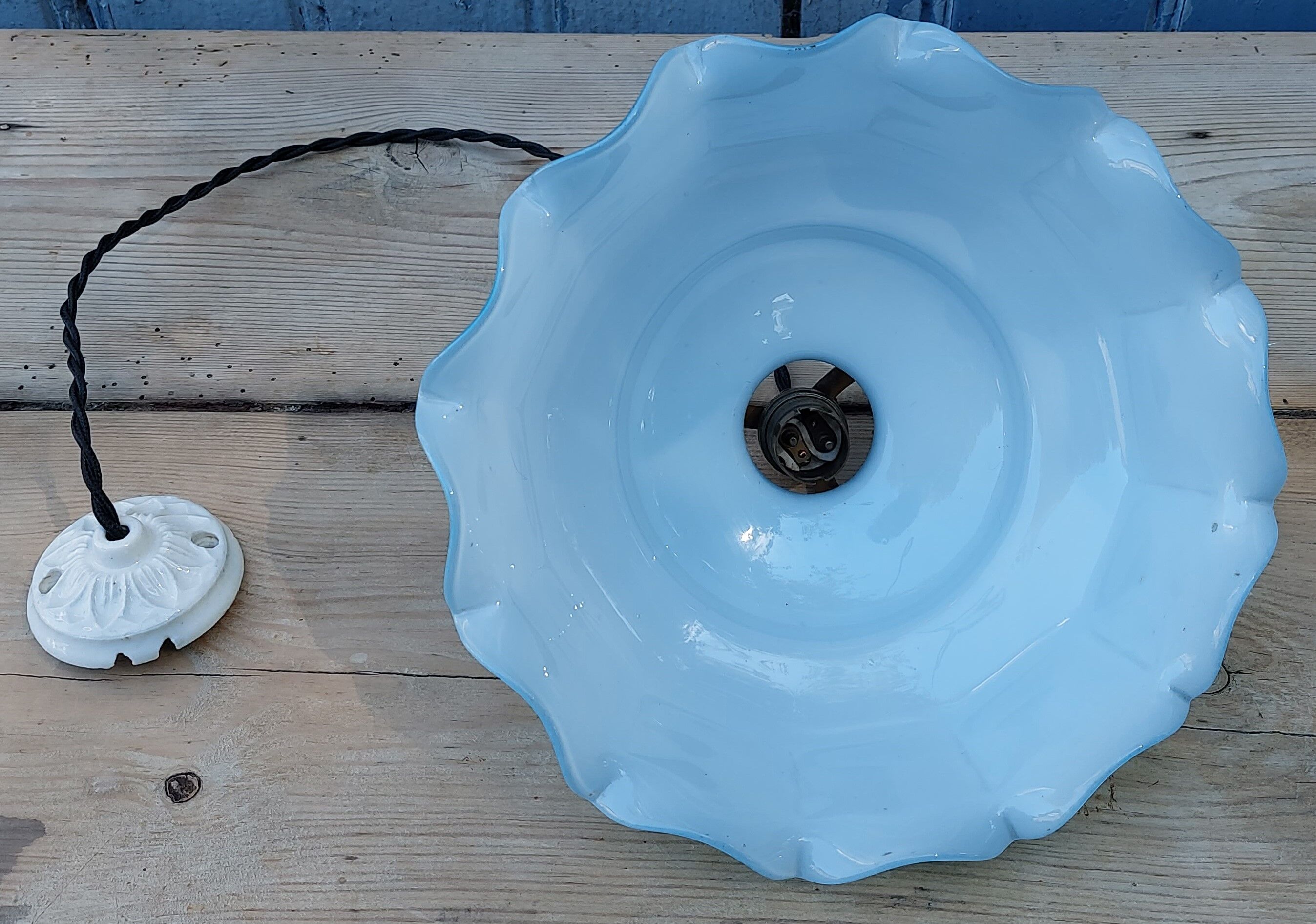 Suspension en opaline blue