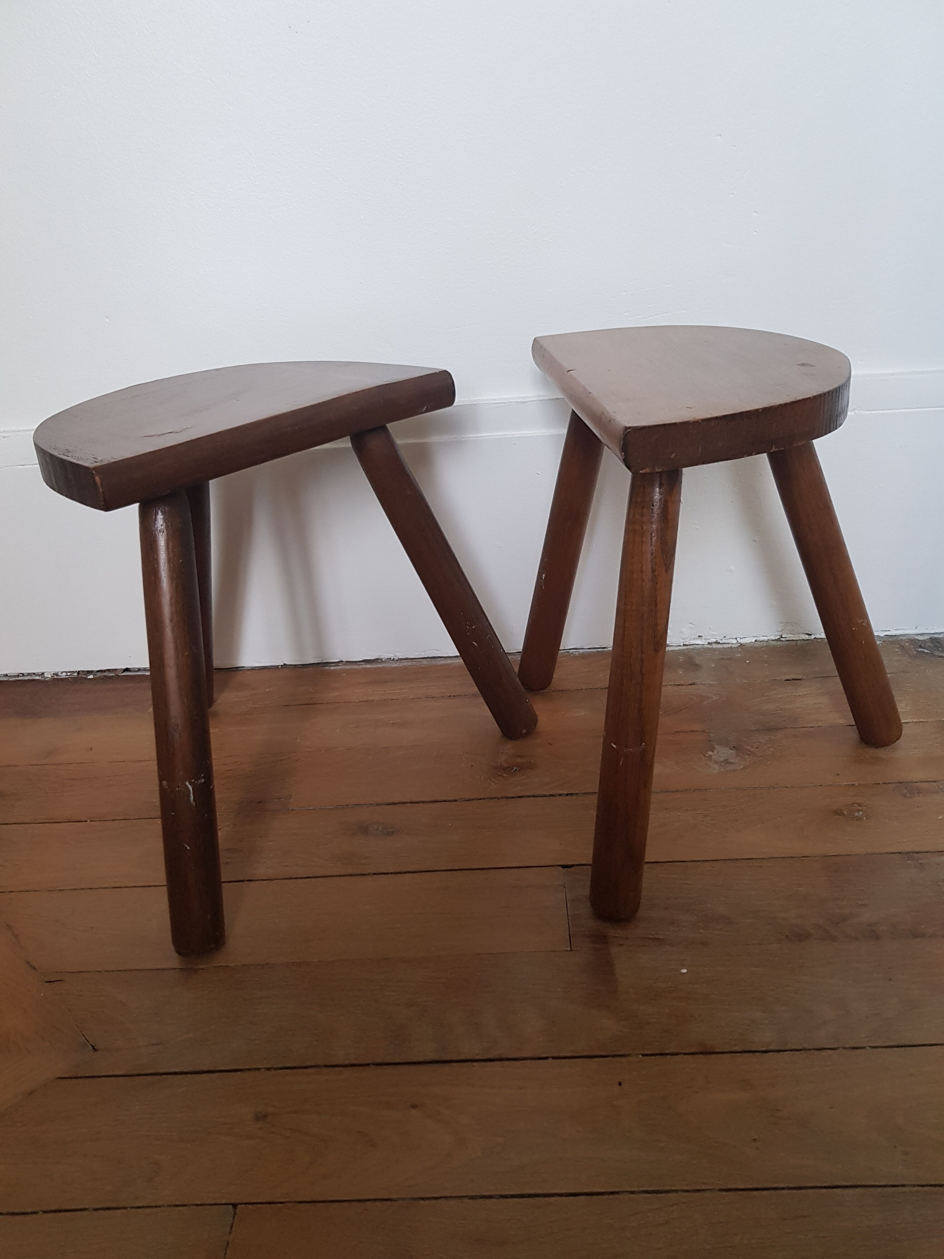Set of 2 tripod stools