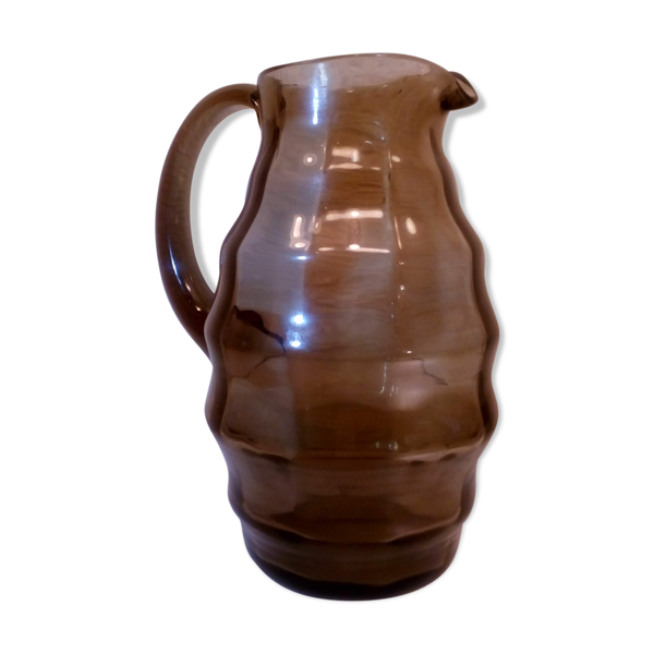 Pichet en verre soufflé, fumé '' art-déco