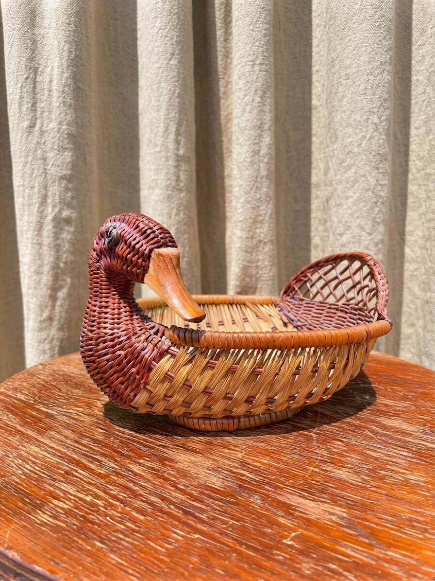 Panière / corbeille en osier en forme de canard