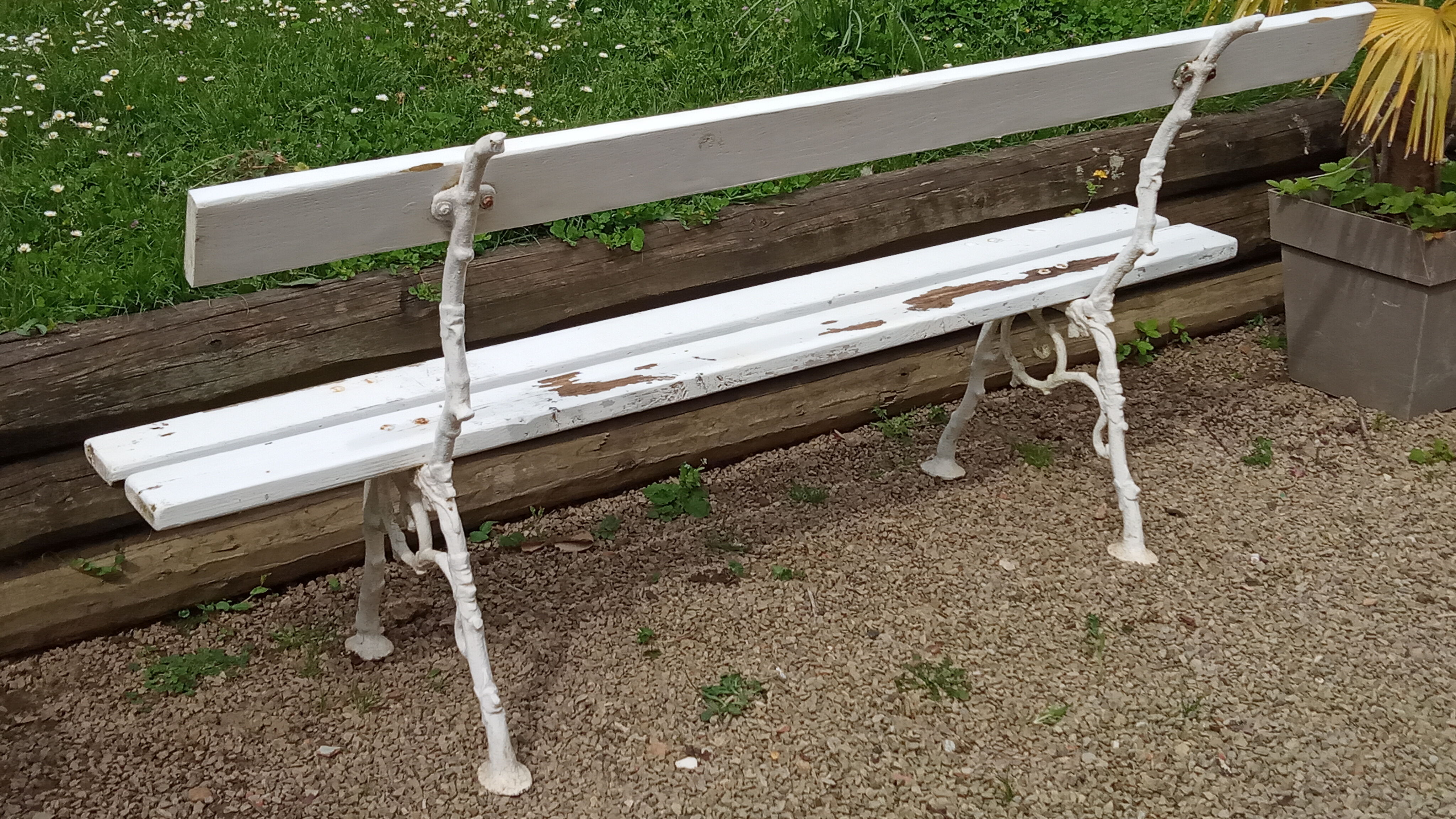 Garden bench cast iron legs