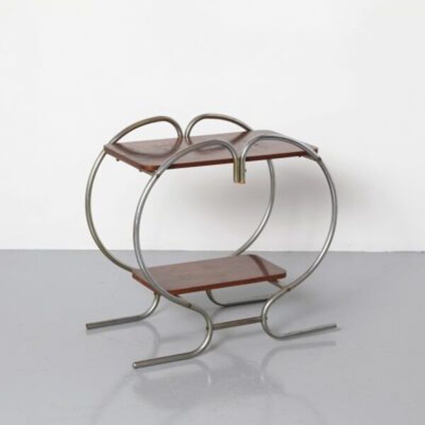 Table d'appoint en forme de coeur