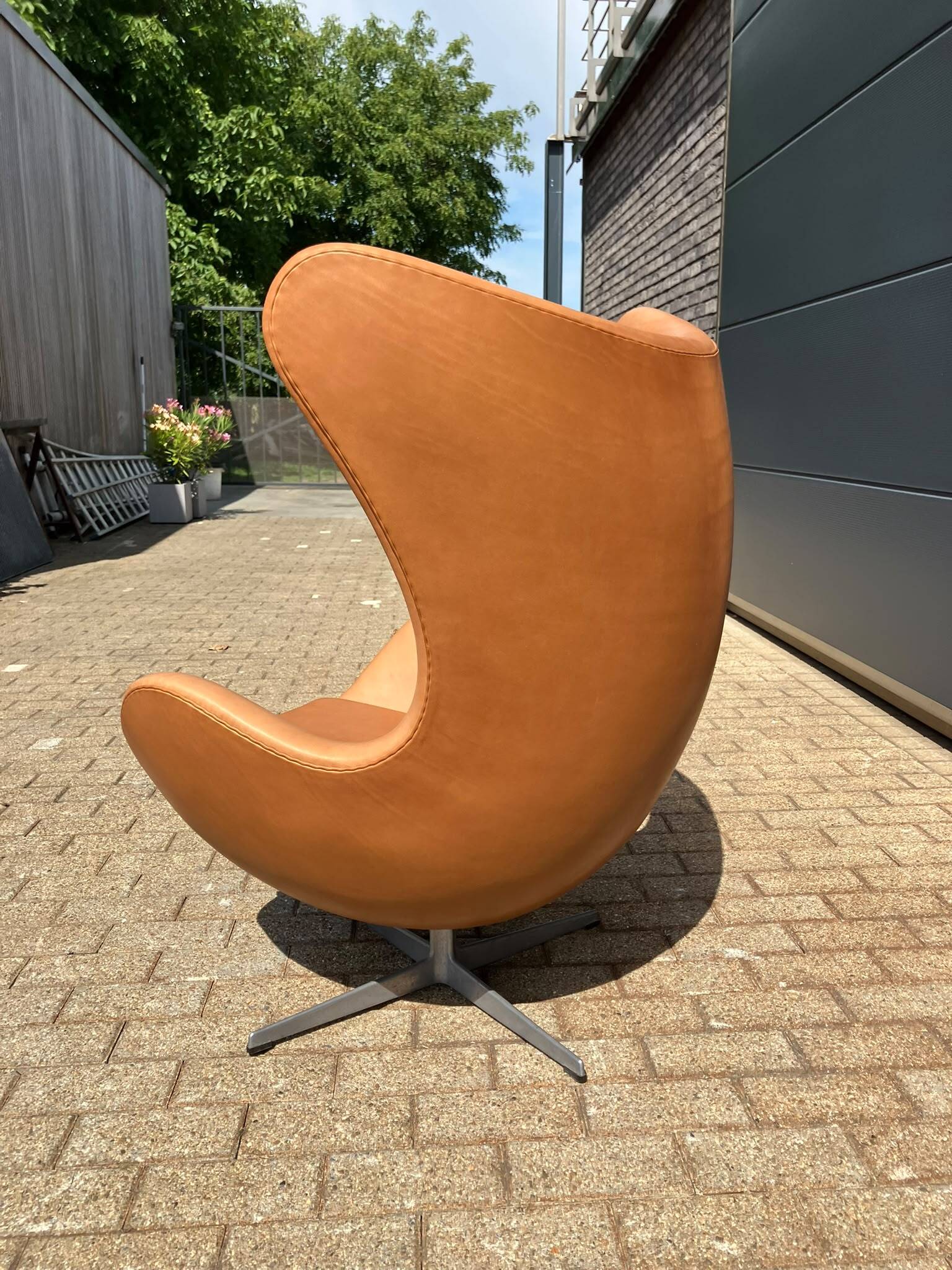 Fritz Hansen Egg Chair 07-'63 Cognac Camel vintage leather NEW CONDITION!!