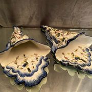 Pair of wall flower girls decorated with cornucopia earthenware from Gien XIX