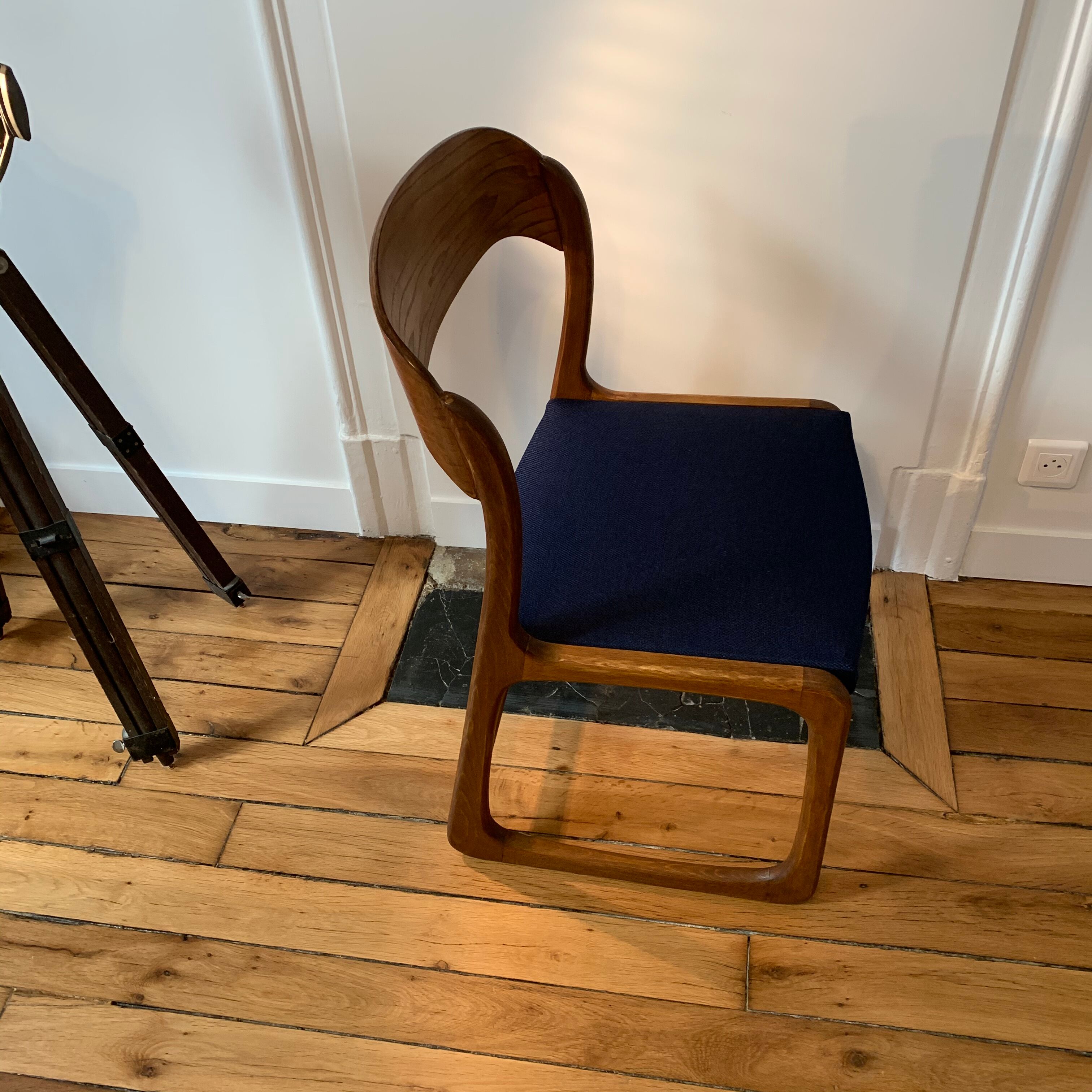 Baumann sled chair