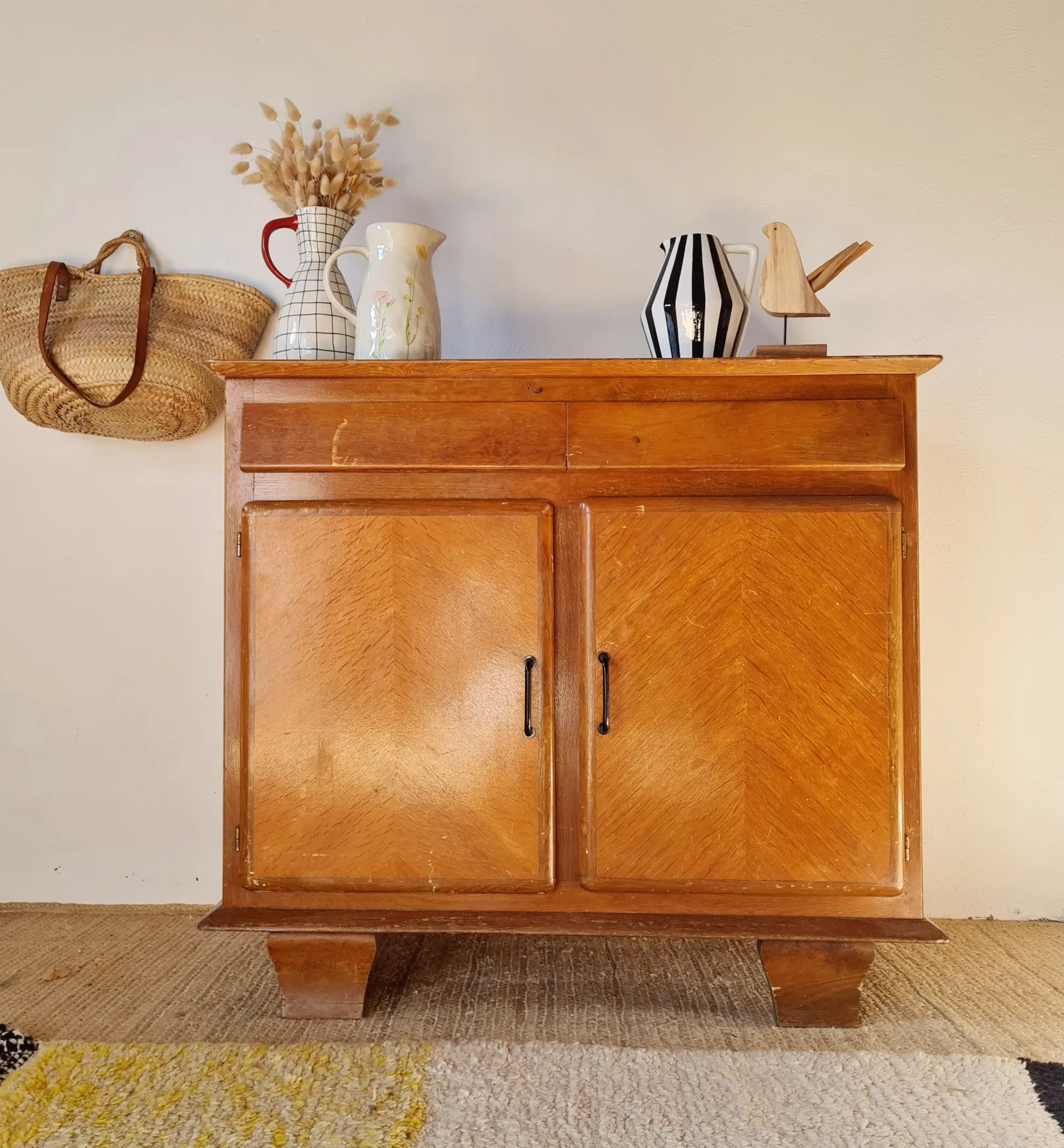 Art Deco buffet from the 1950s in oak and herringbone.