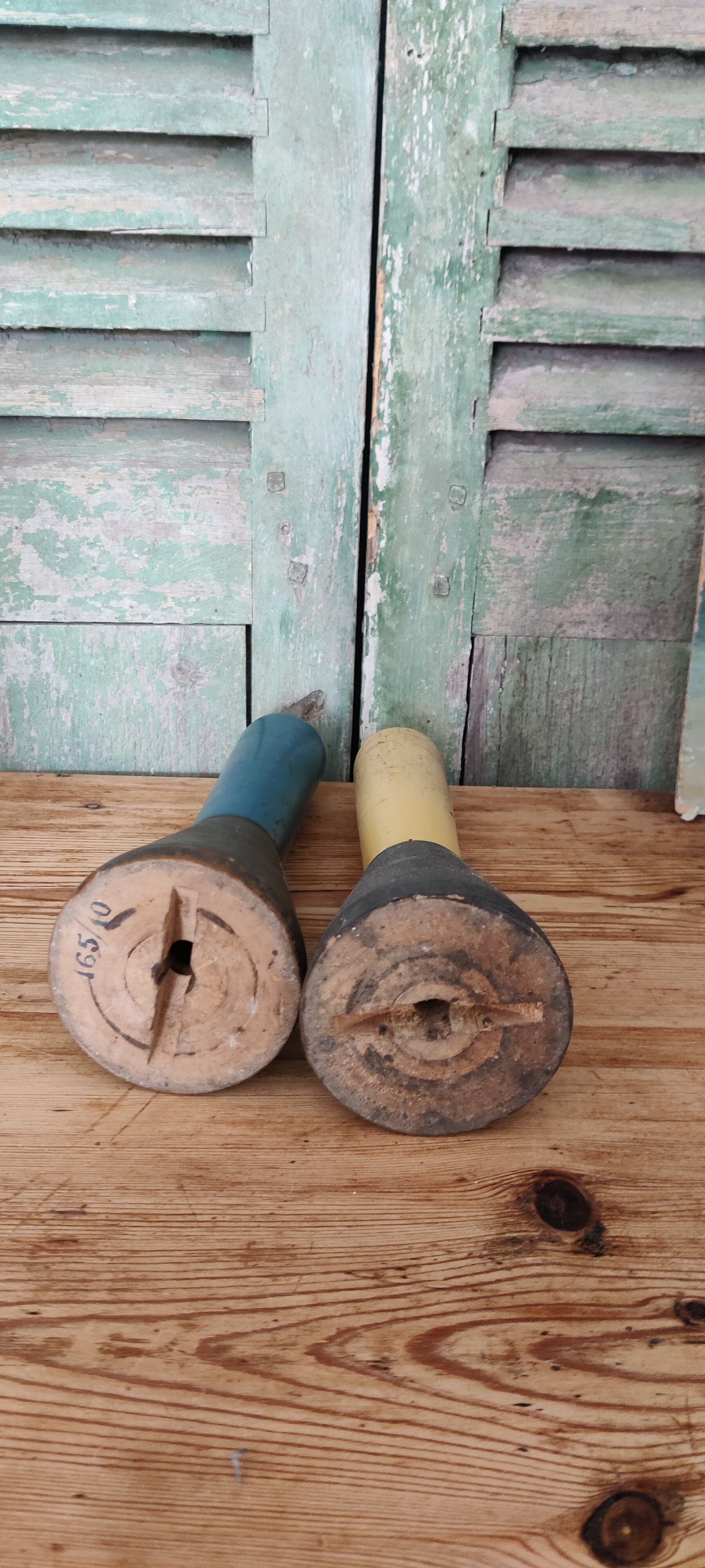 Set of two spinning coils