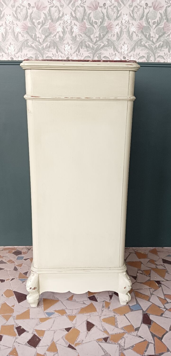 Chiffonnier revisited in almond green