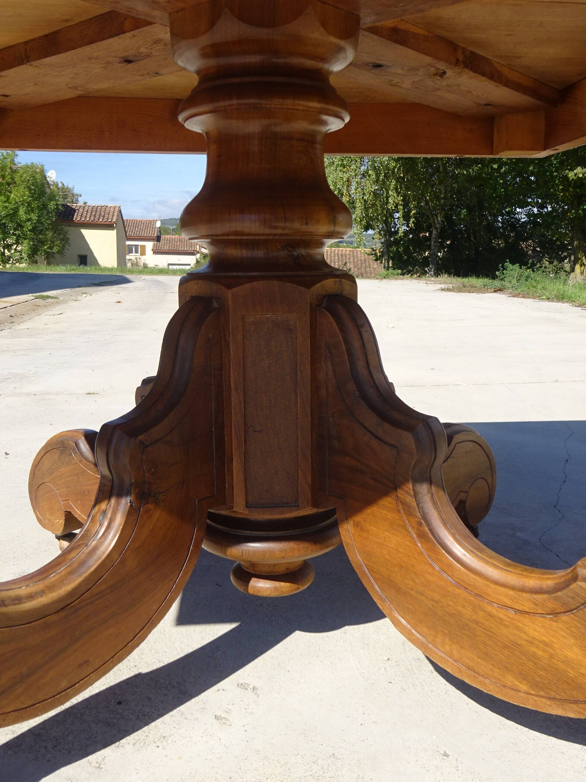 Square dining table, central leg, seats 8