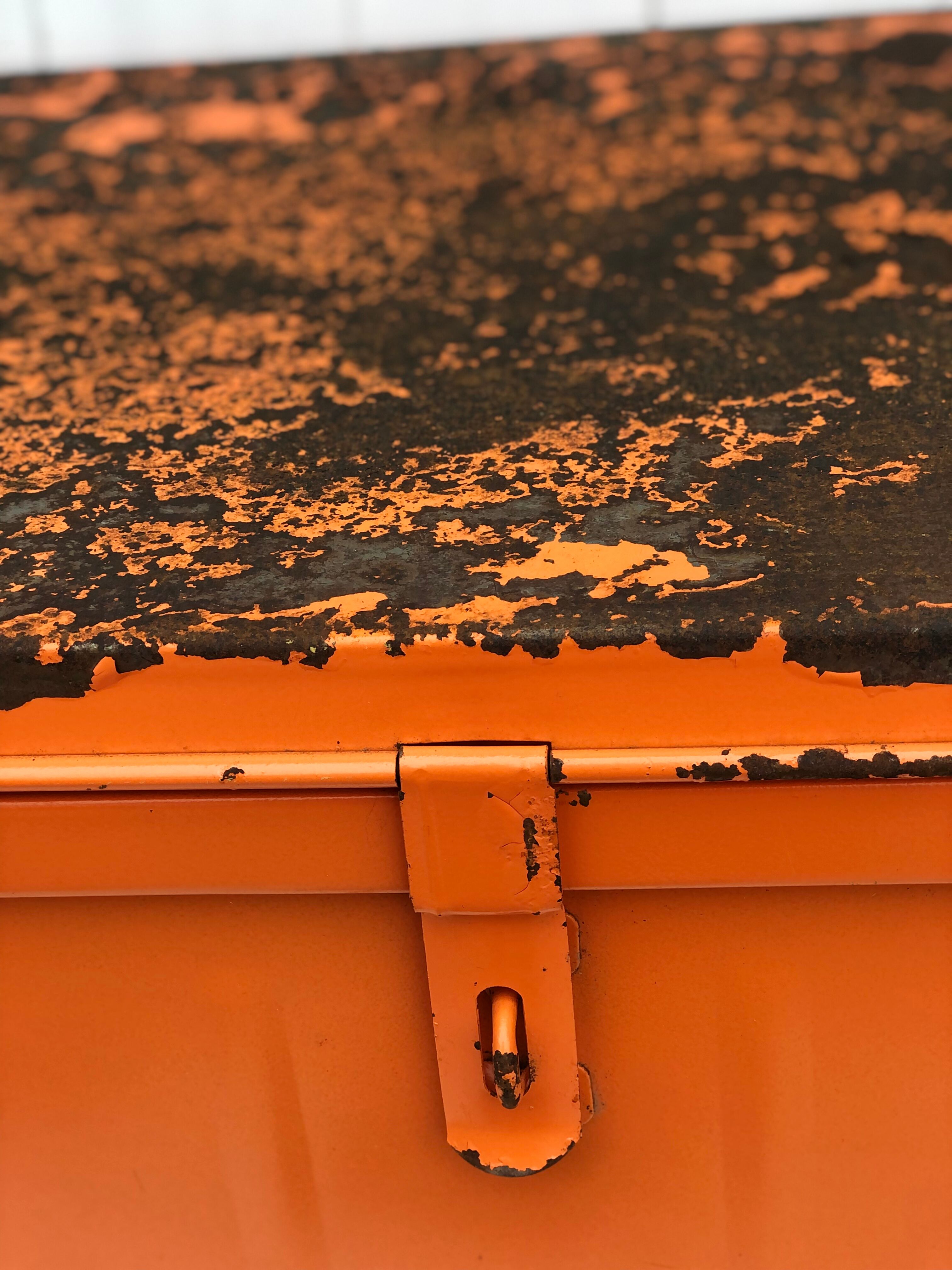 Chest trunk canteen metal orange