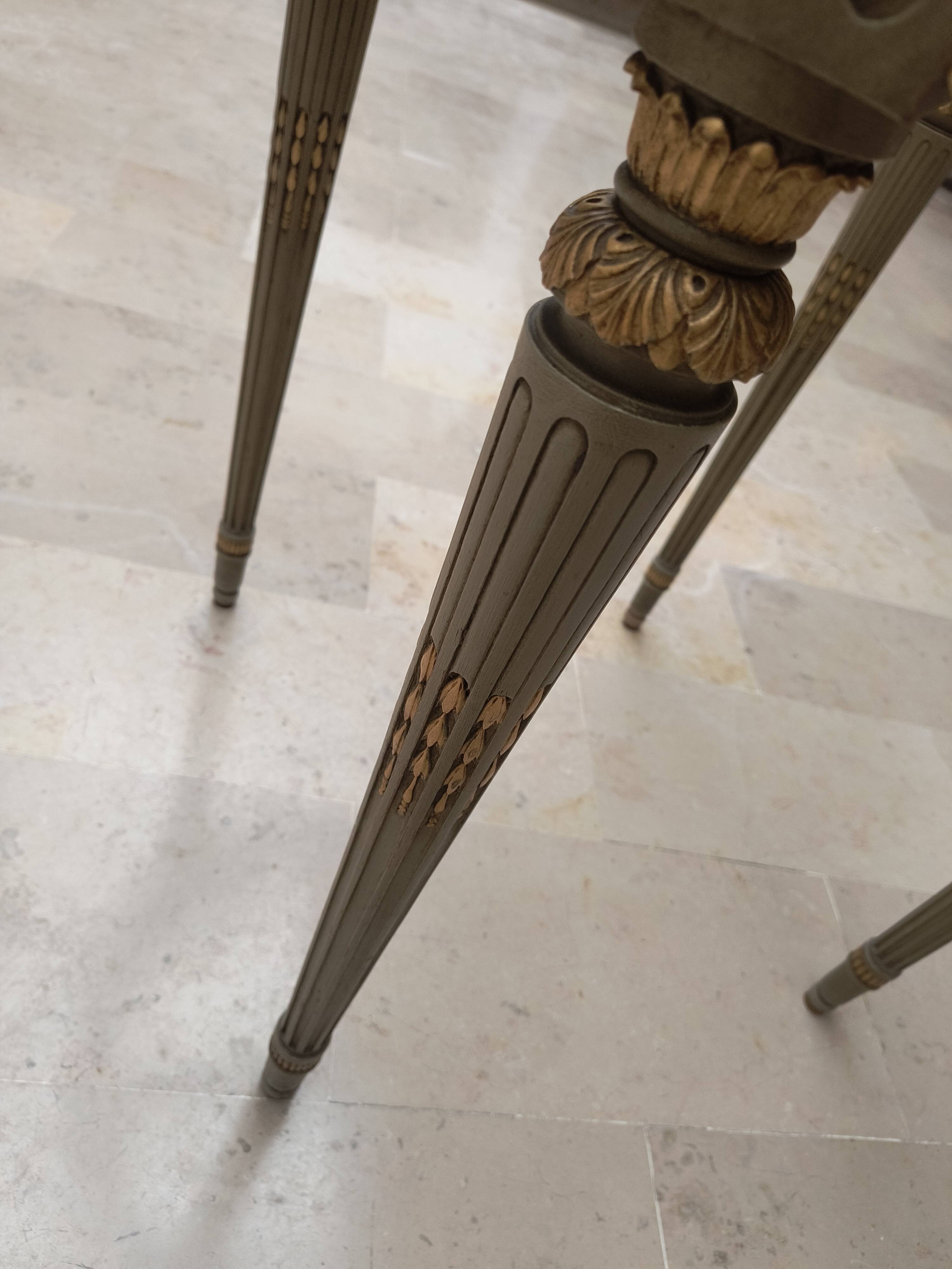 Louis XVI table with carved wood and Carrara marble.