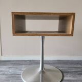 Tulip-shaped console table