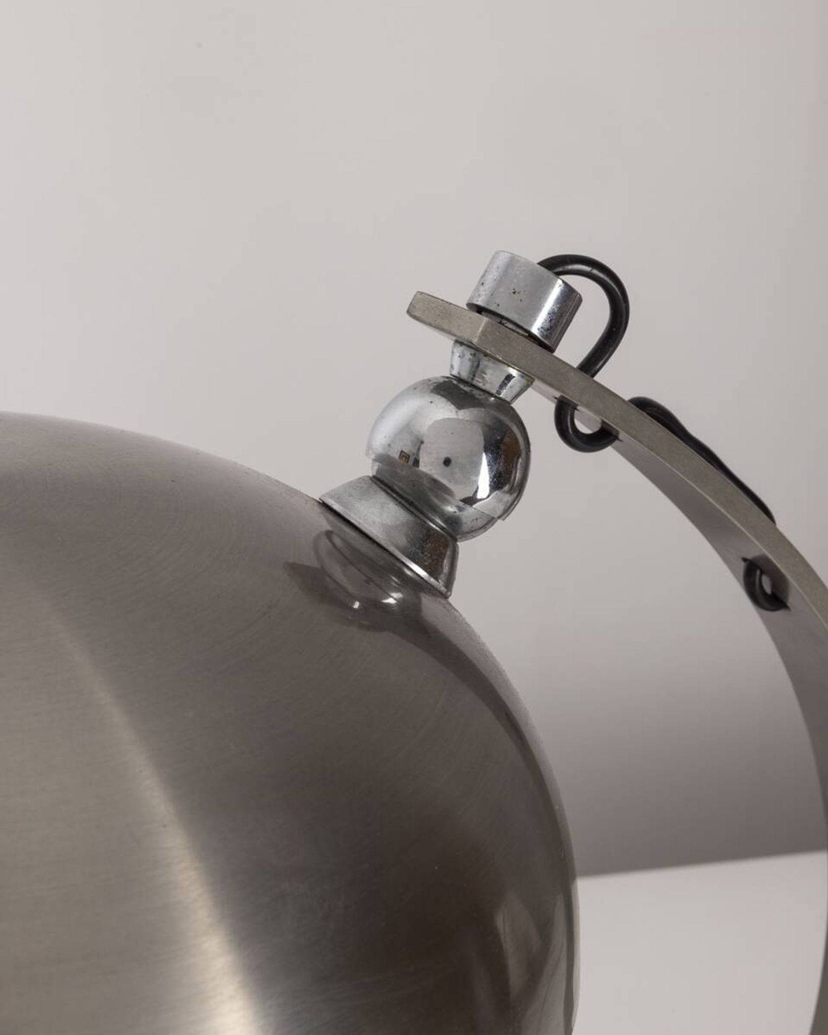 70's ministerial table lamp in chrome metal italian design