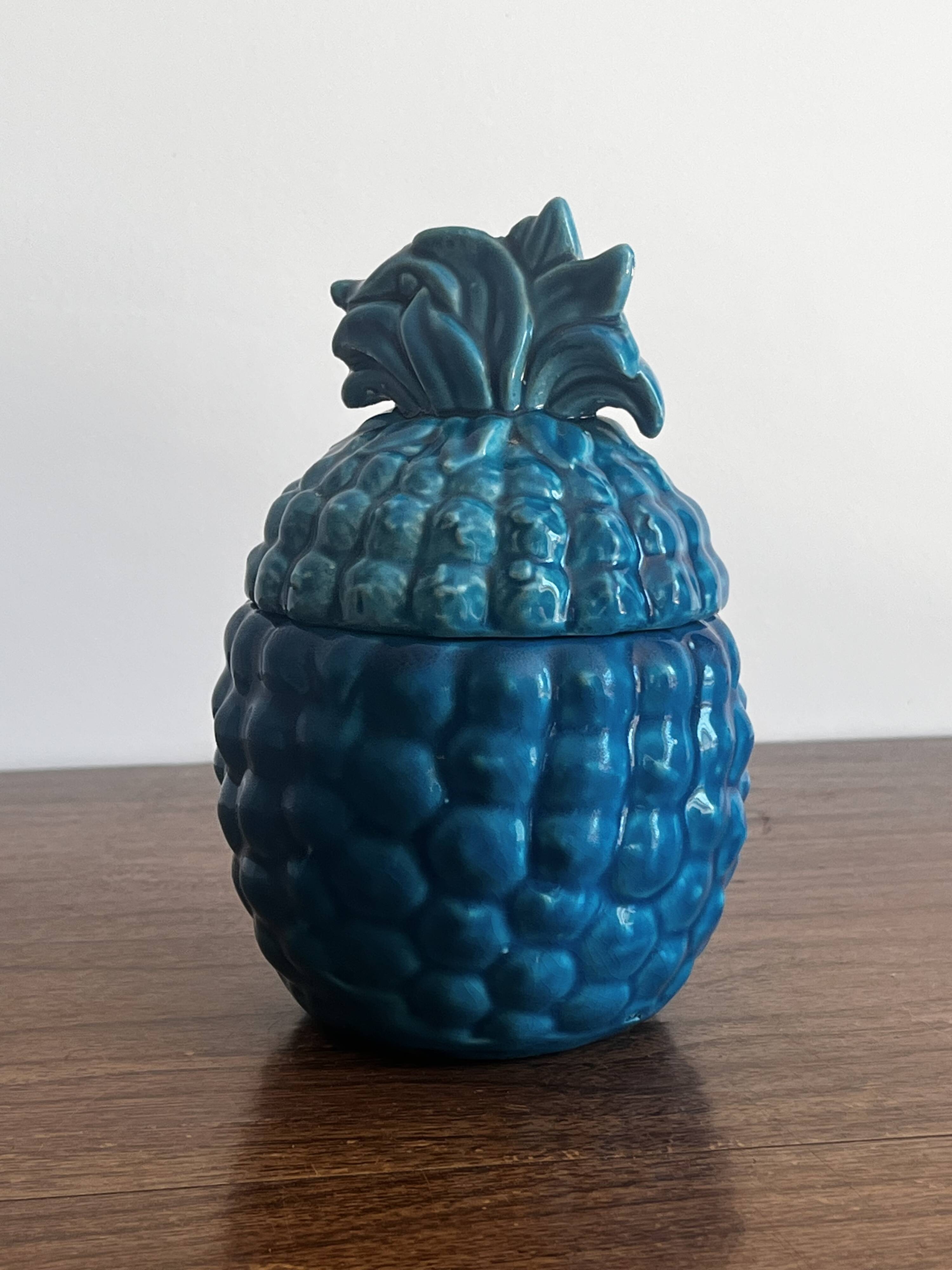 Covered ceramic pot