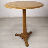 Garden pedestal table
