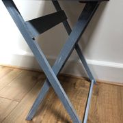 Joli pupitre / bureau d’enfant en bois