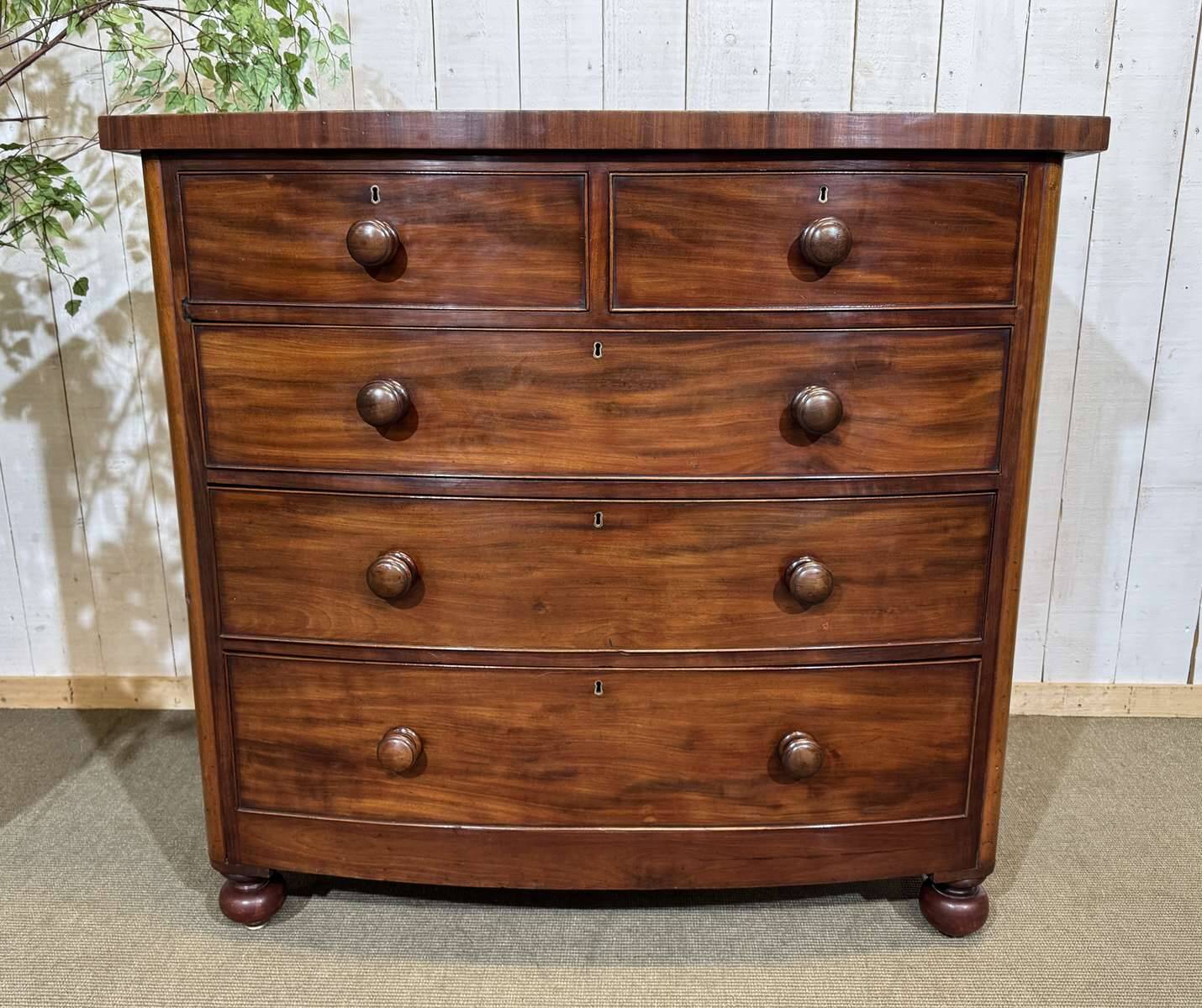 Commode Victorienne anglaise en acajou XIXème