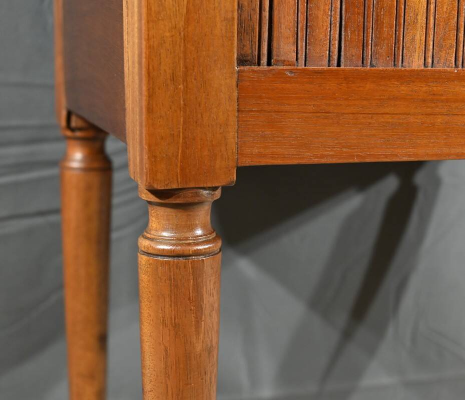 Small Mahogany Living Room Table, Louis XVI Period – Late 18th Century