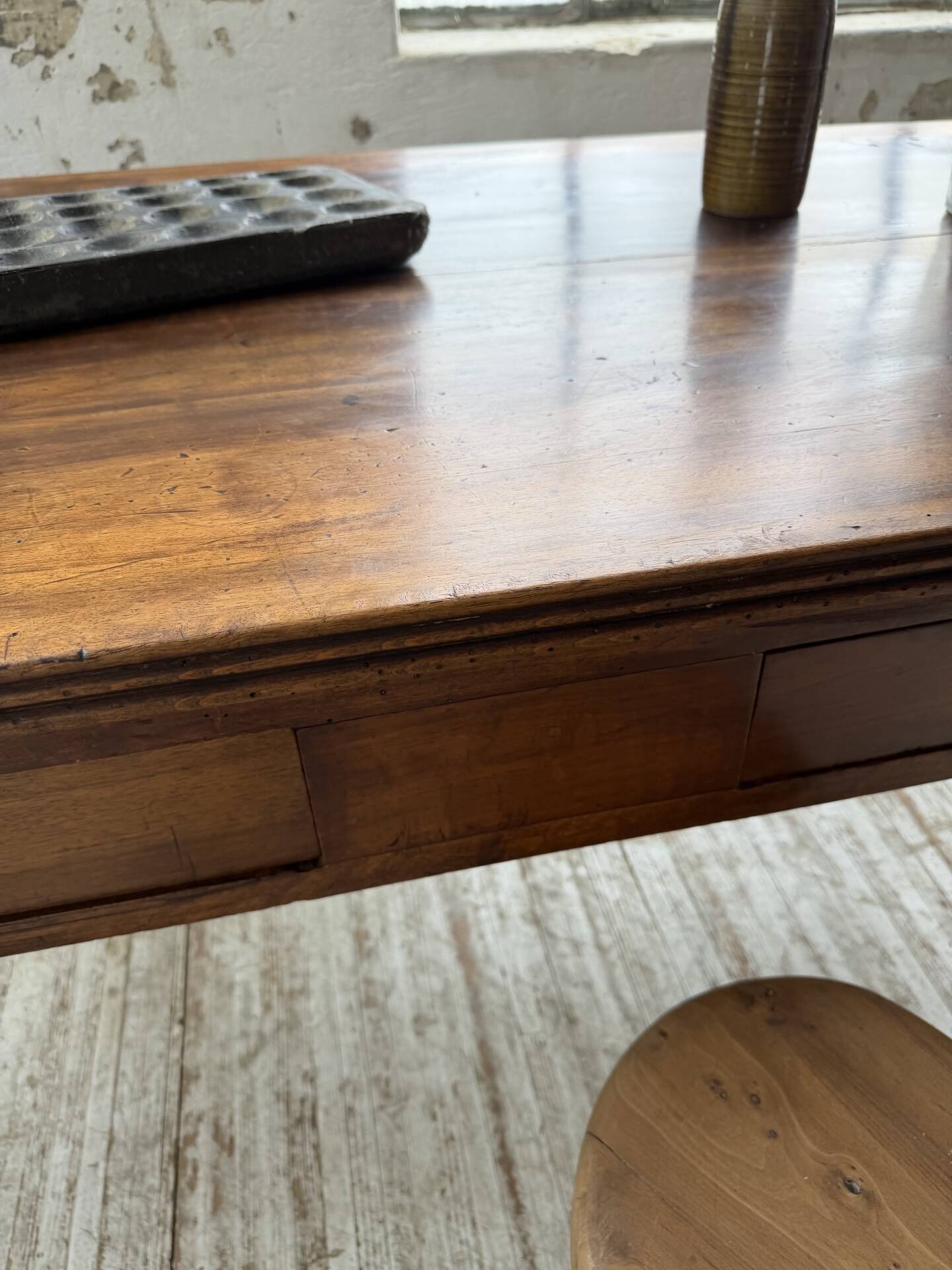 Table de ferme ou table de drapier noyer massif 1900