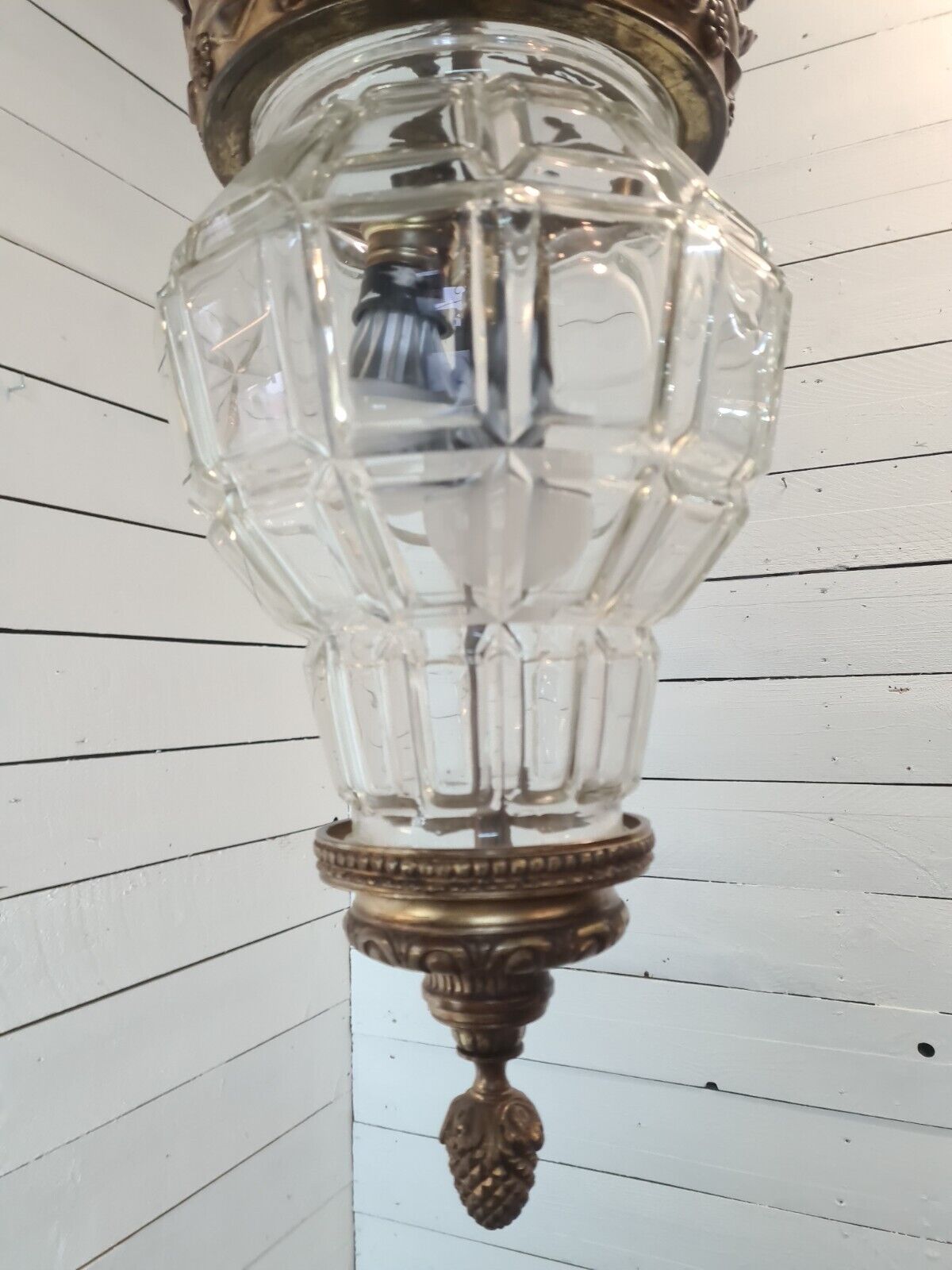 Lantern with fleur-de-lys crown in bronze 19th